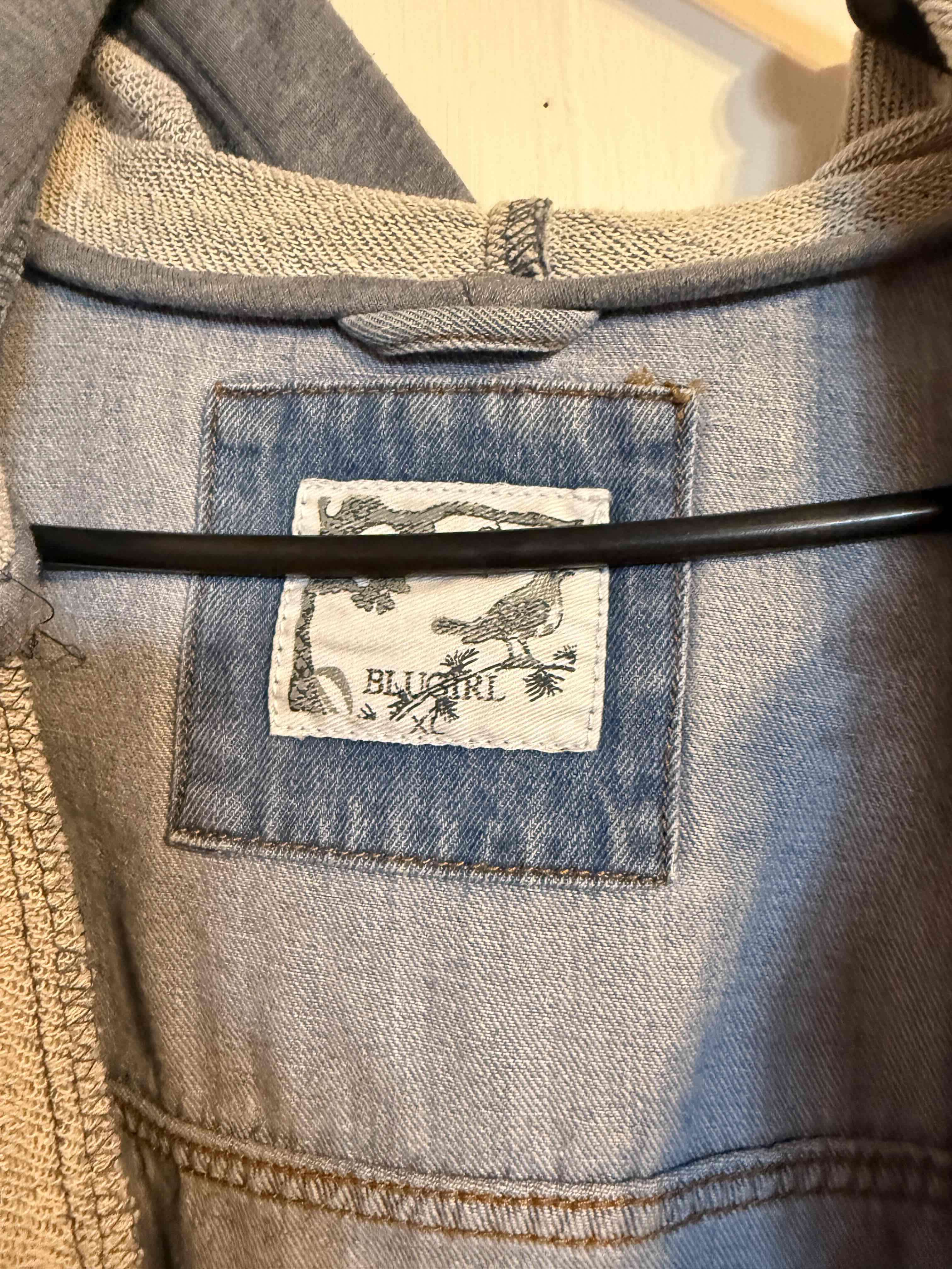 Chaqueta de mezclilla con gorro - miniatura 3