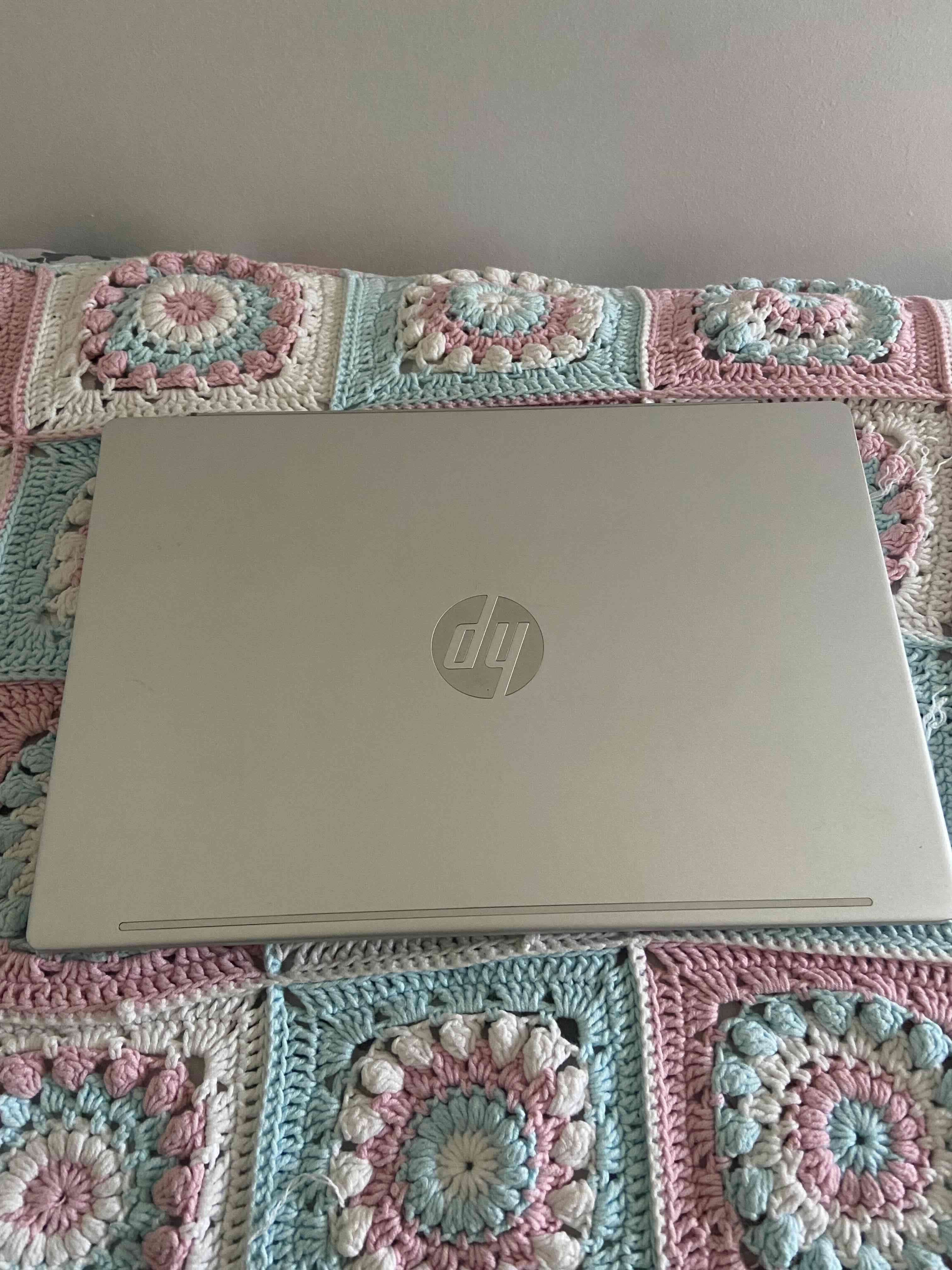 Notebook HP Pavilion gris - miniatura 2