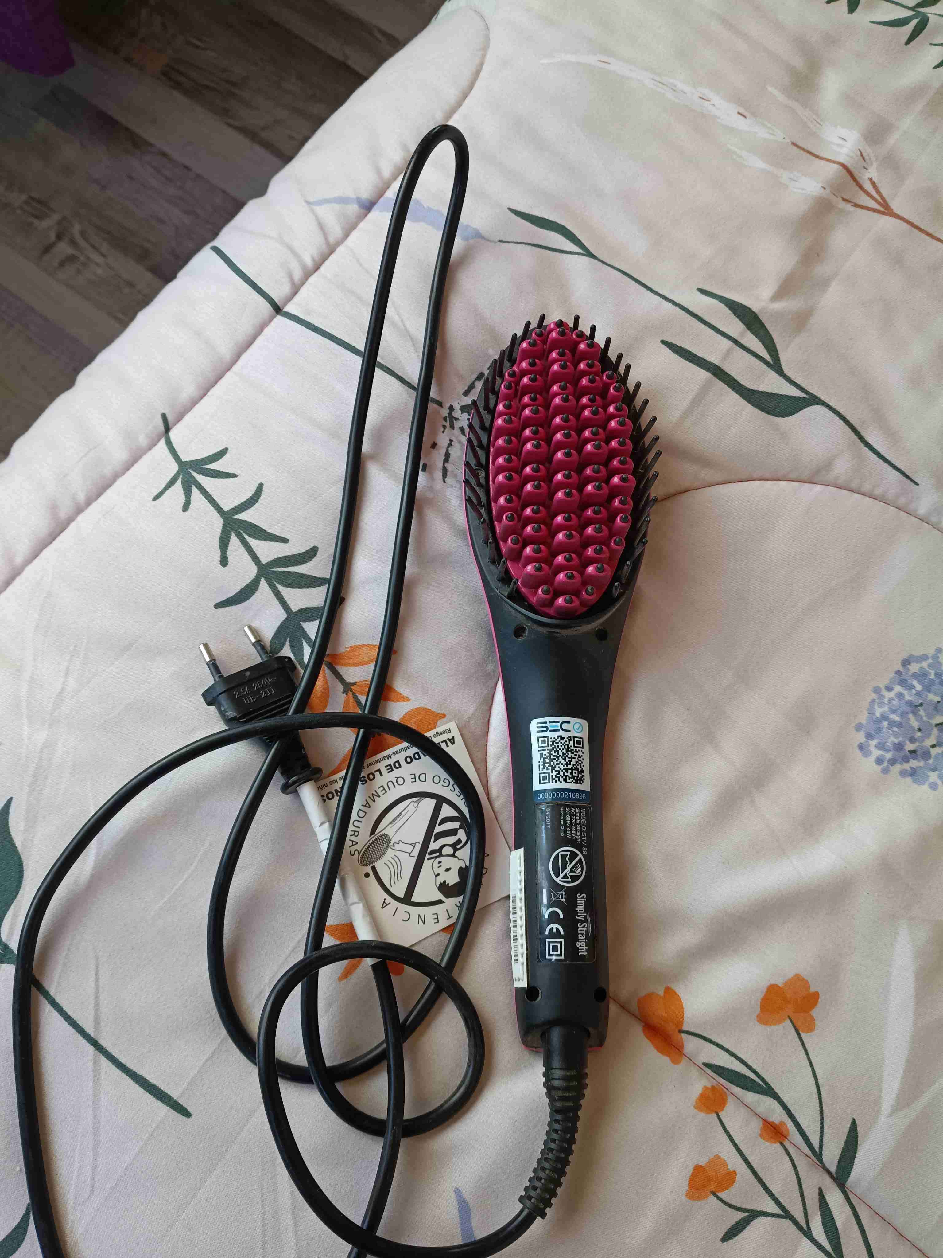 Cepillo alisador eléctrico negro y rosado - miniatura 1