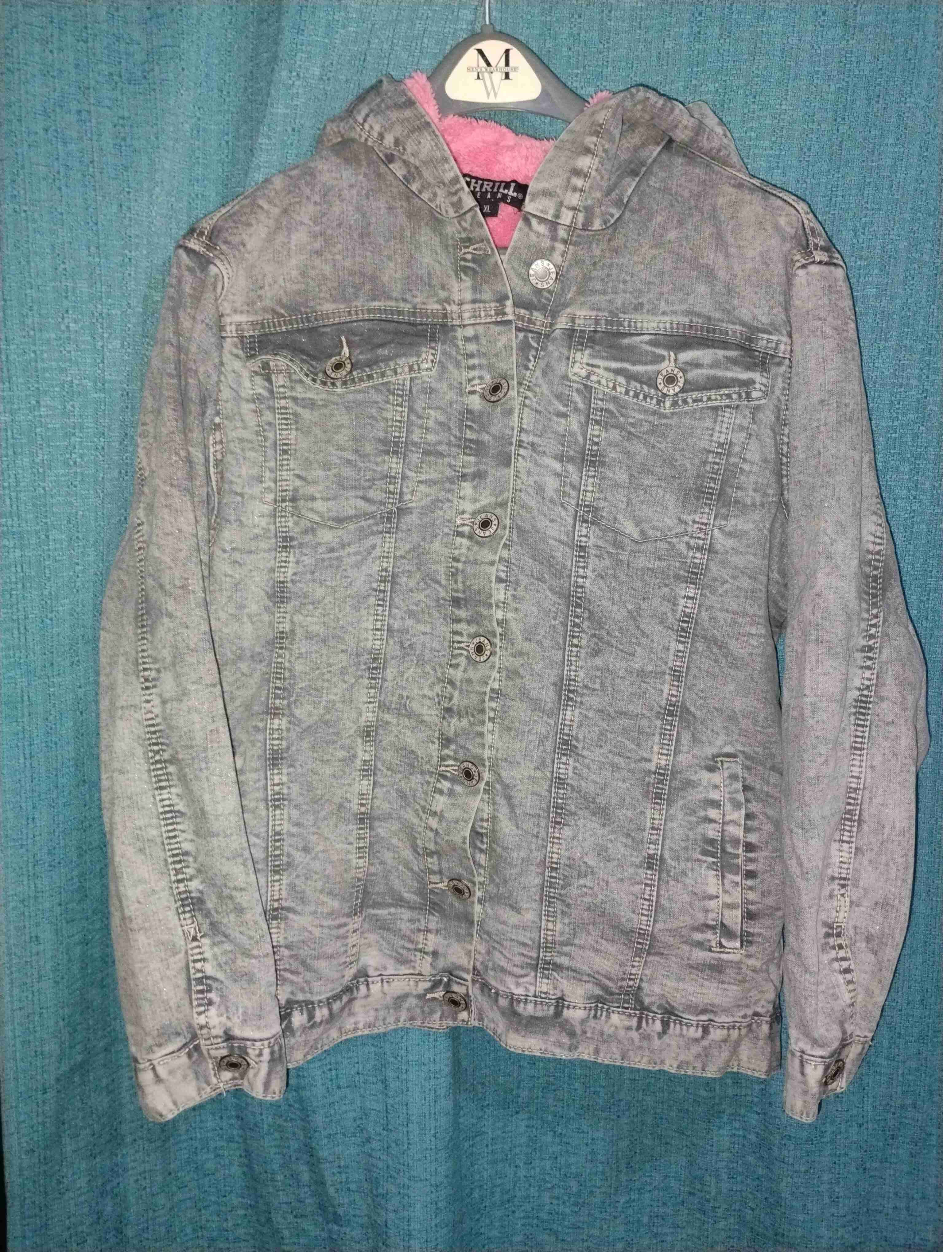 Chaqueta de mezclilla gris con capucha - miniatura 1