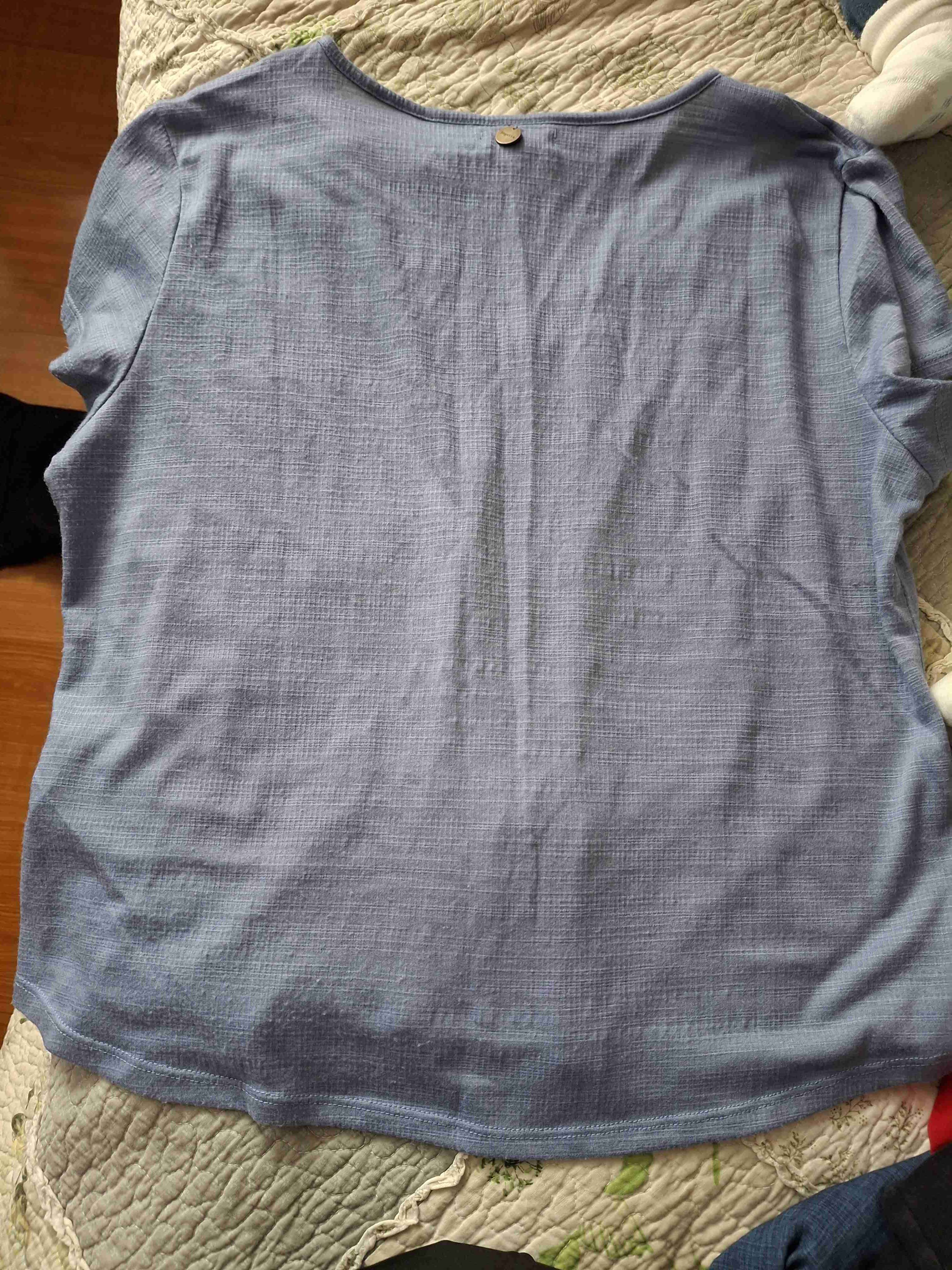 Blusa azul con detalles bordados - miniatura 2