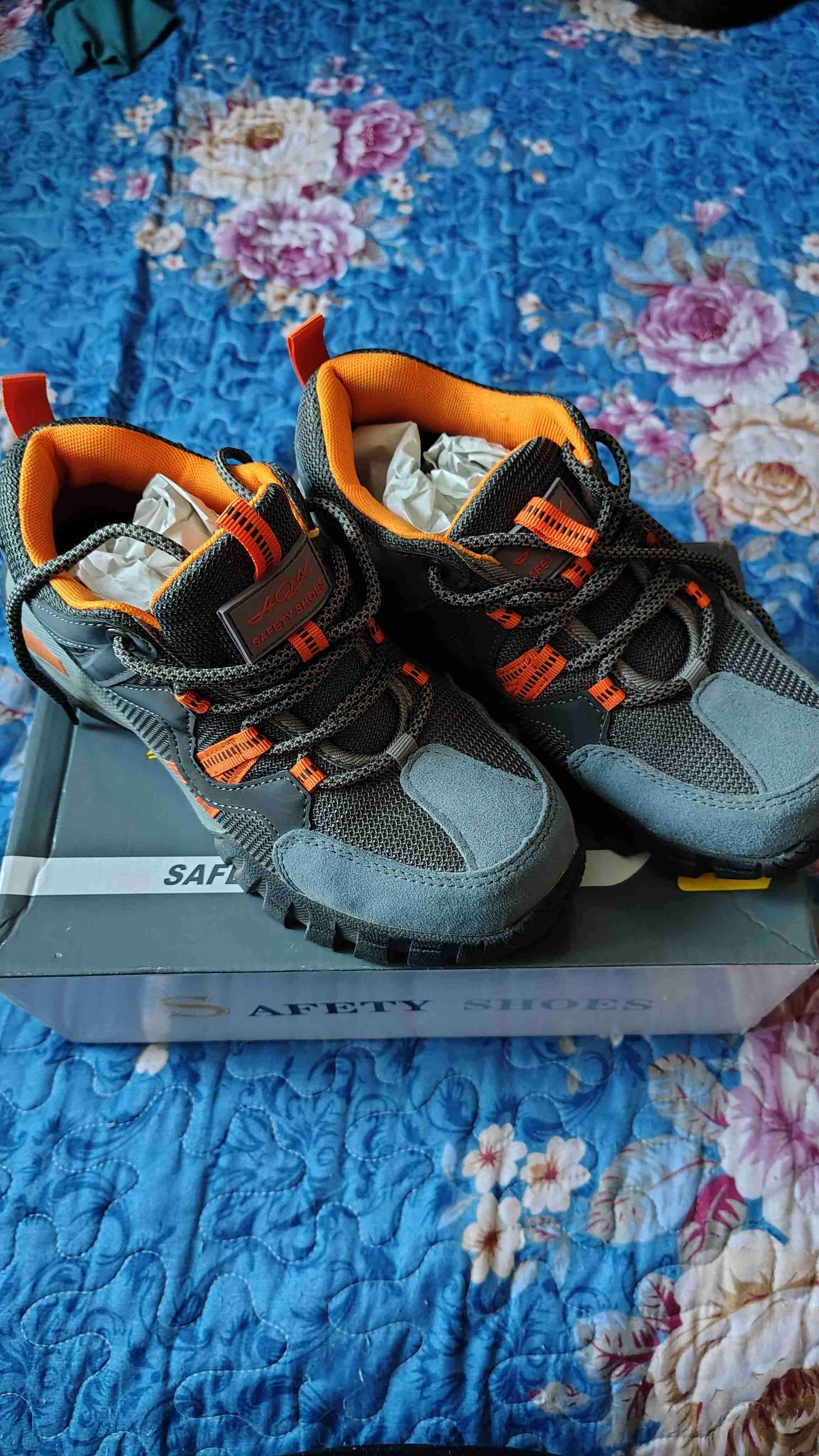 Zapatillas deportivas gris y naranjas - miniatura 2