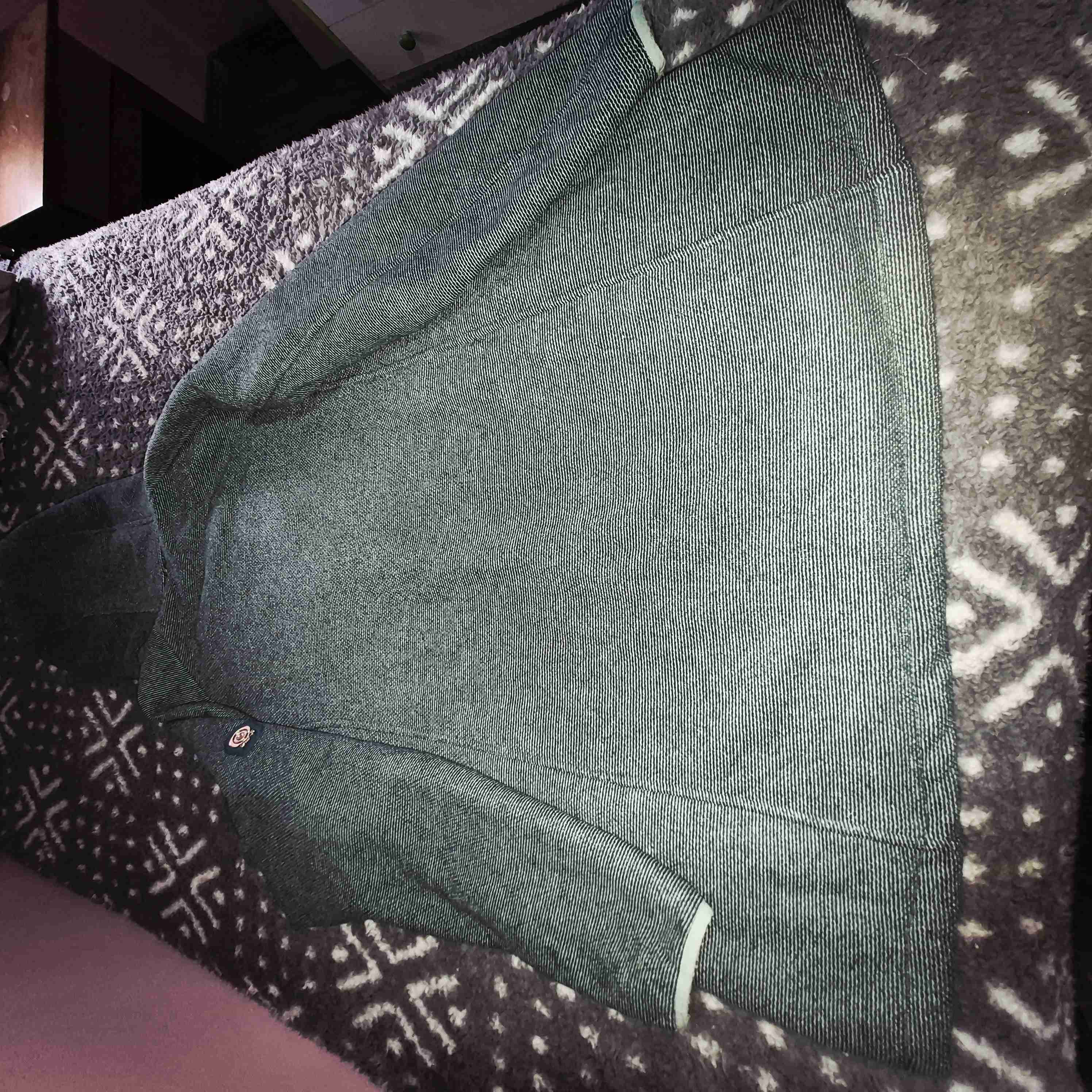 Polerón con capucha verde - miniatura 2