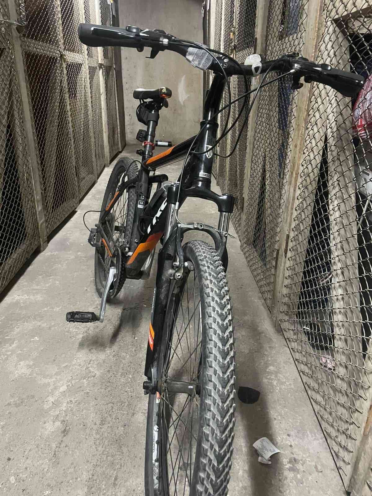 Bicicleta  Trek 3500 negra y naranja - miniatura 2