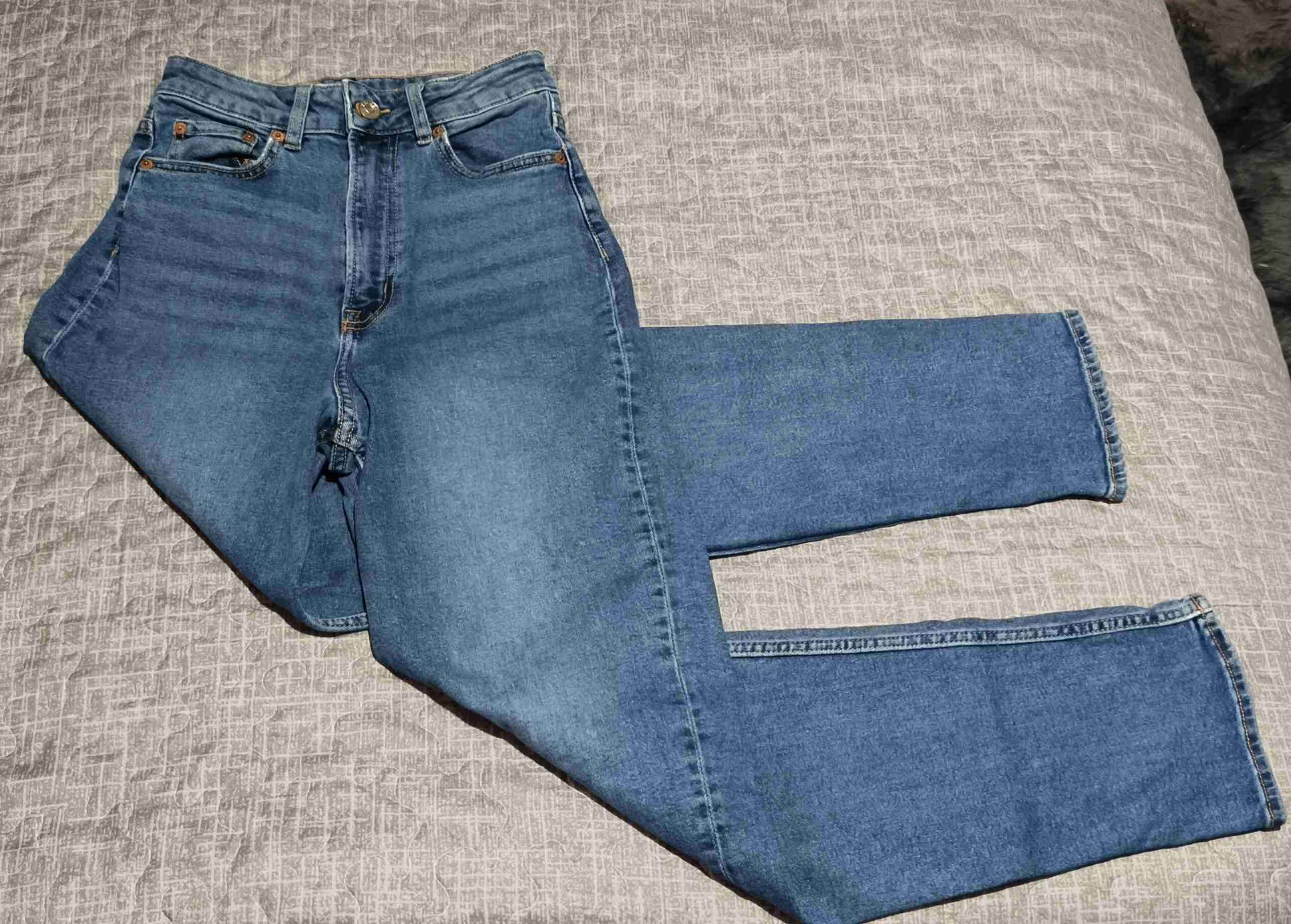 Jeans azul de mezclilla - miniatura 1