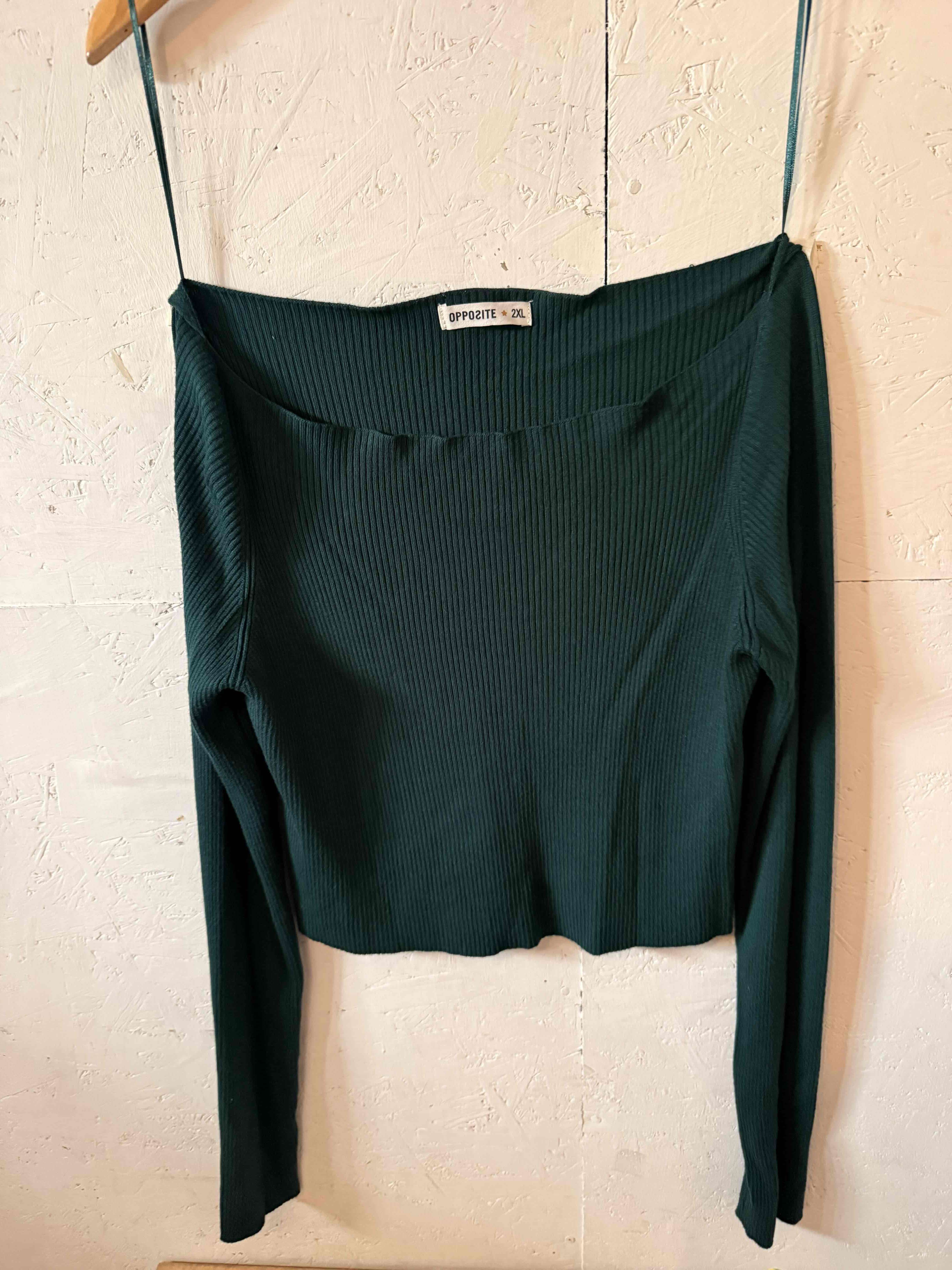 Sweater verde sin hombros - miniatura 3