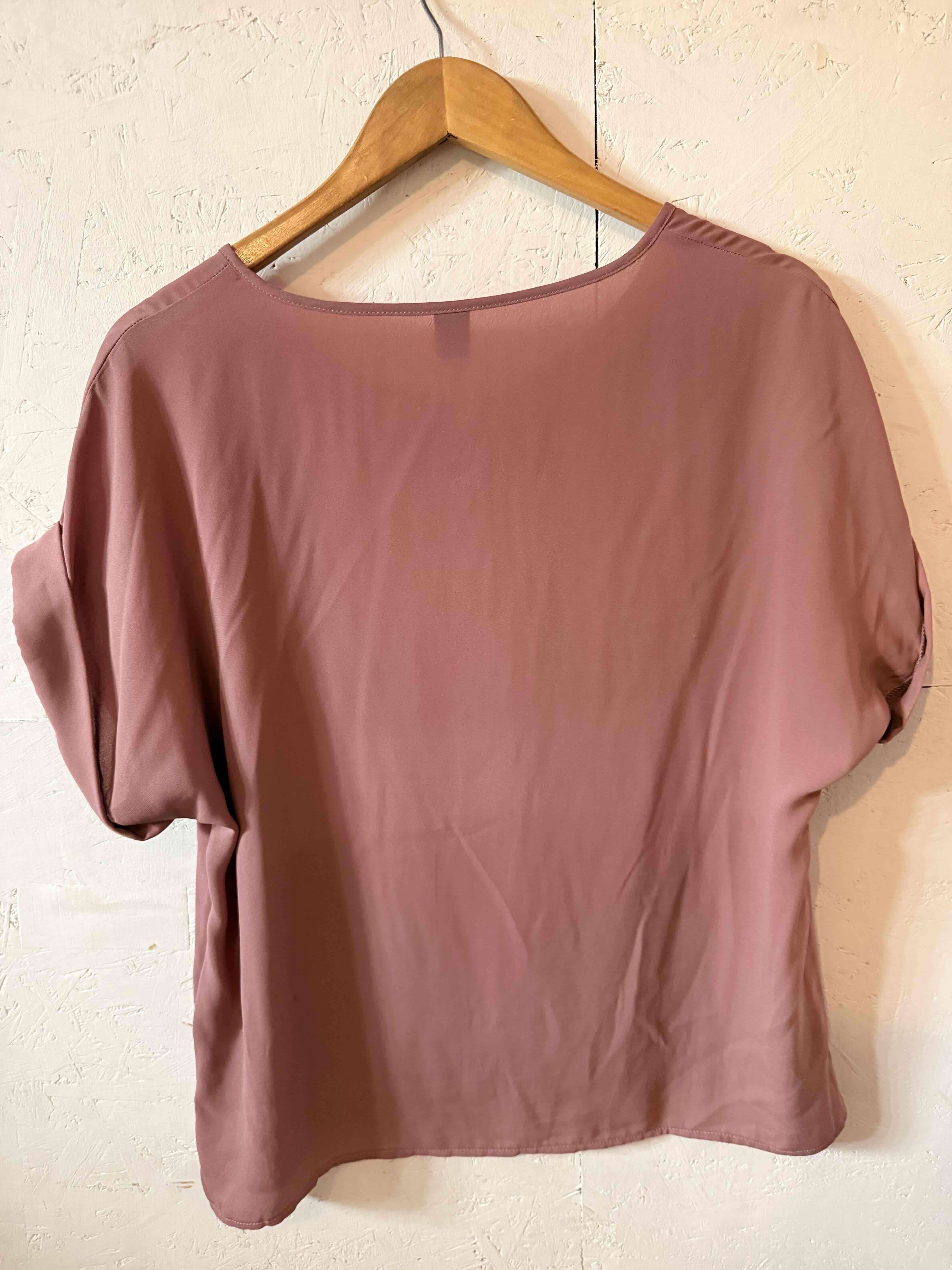 Blusa rosa con cierre frontal - miniatura 2