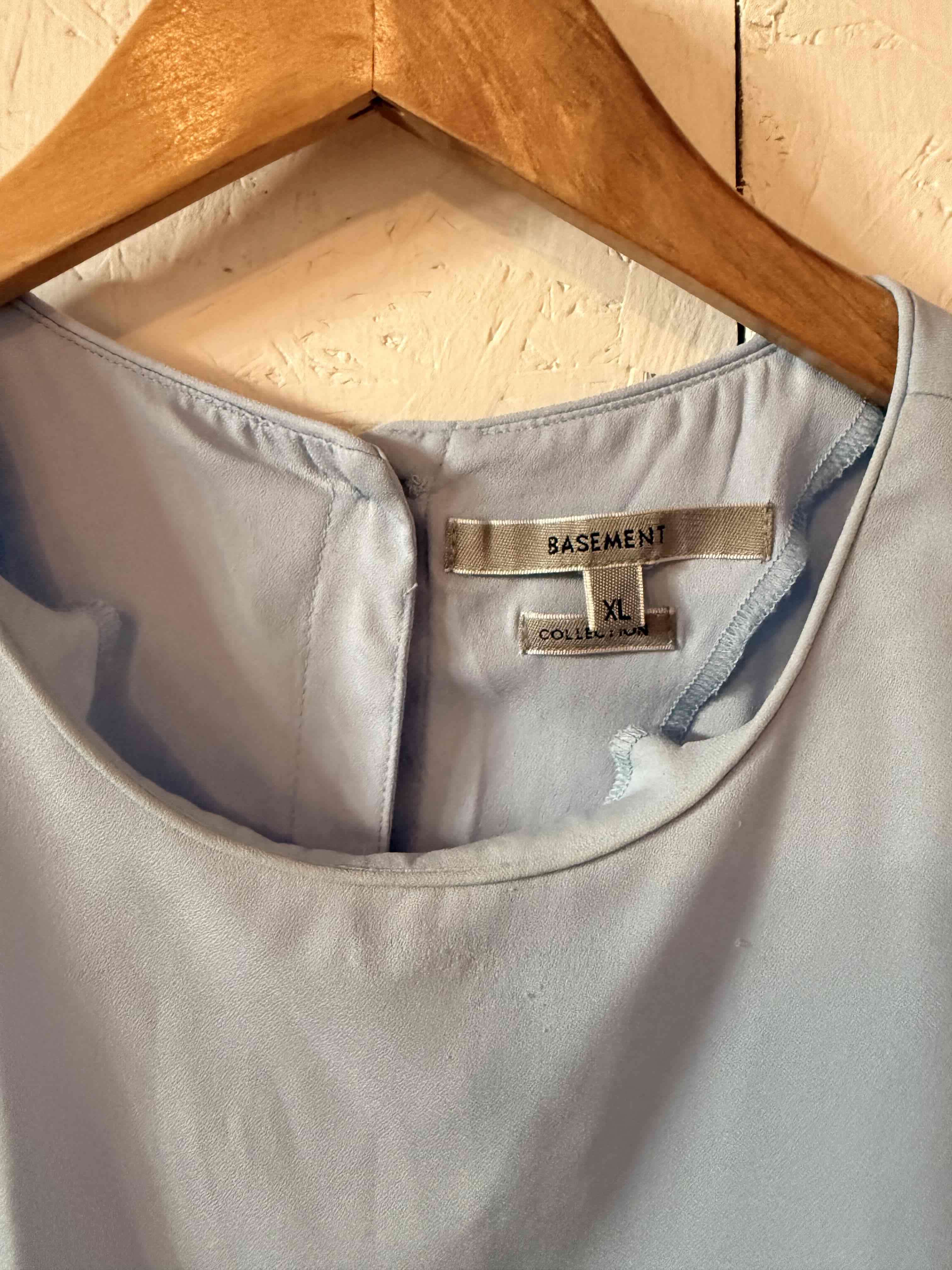 Blusa sin mangas azul claro - miniatura 3