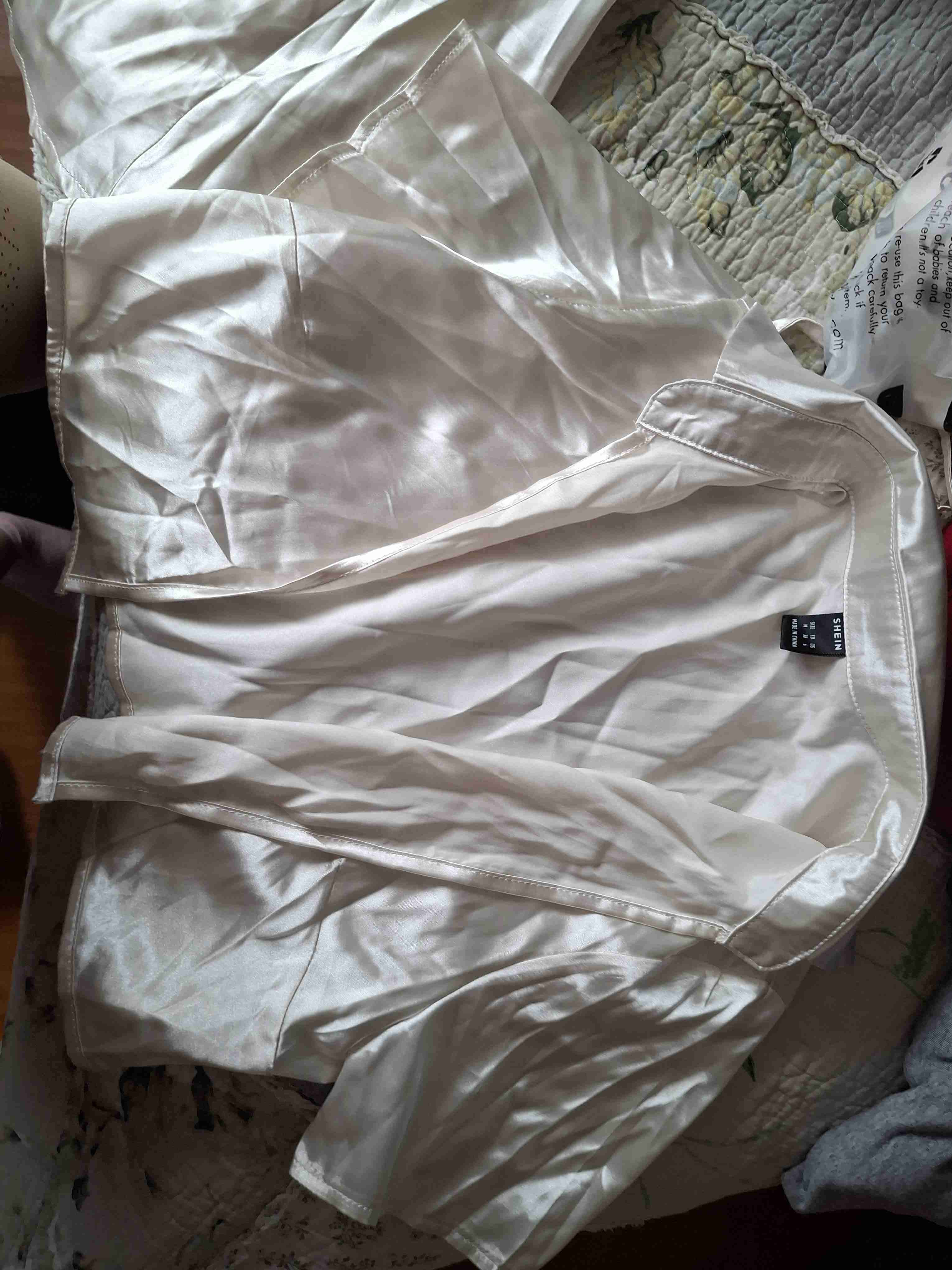 Blusa blanca con lazo - miniatura 2