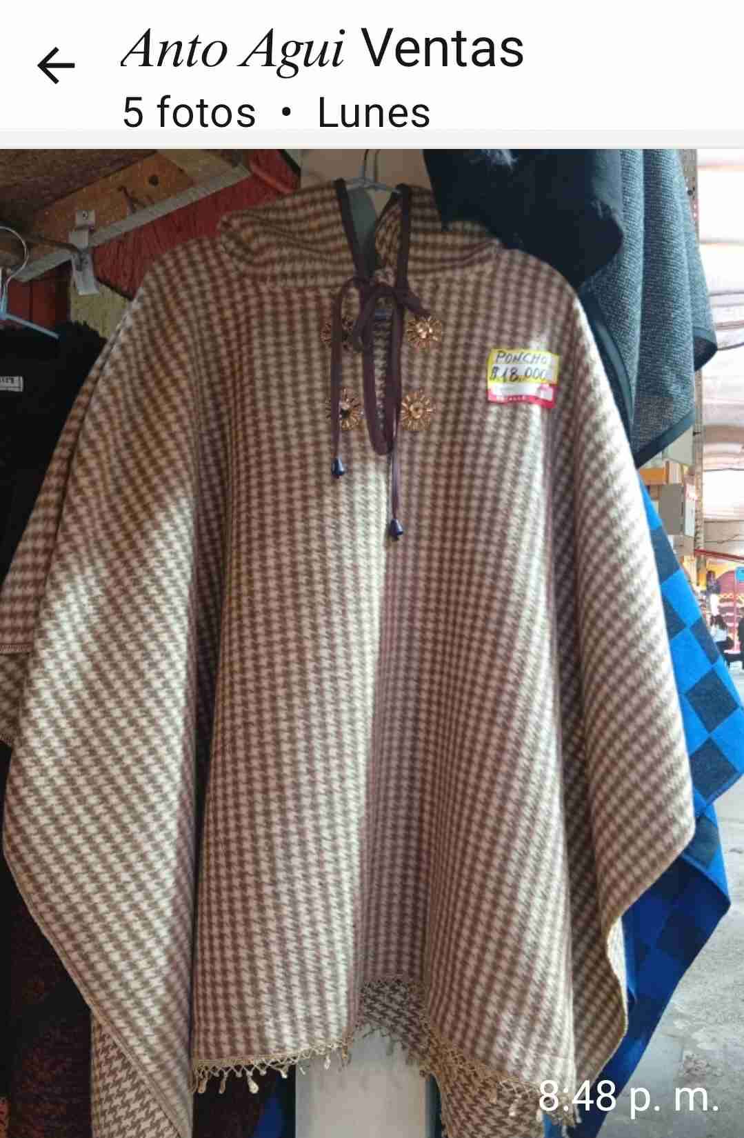 Poncho de lana con capucha - miniatura 4