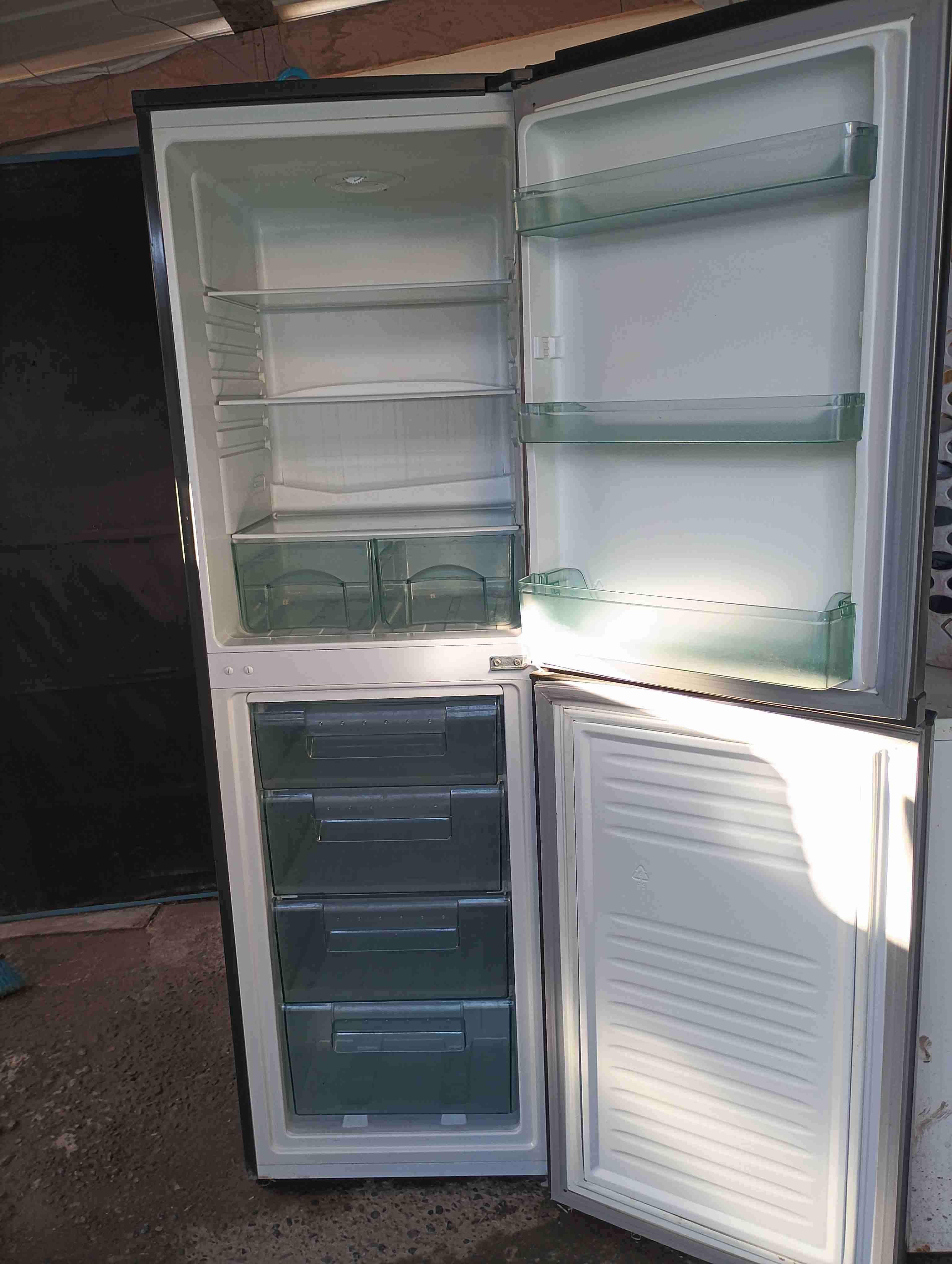 Refrigerador combinado en buen estado - miniatura 3