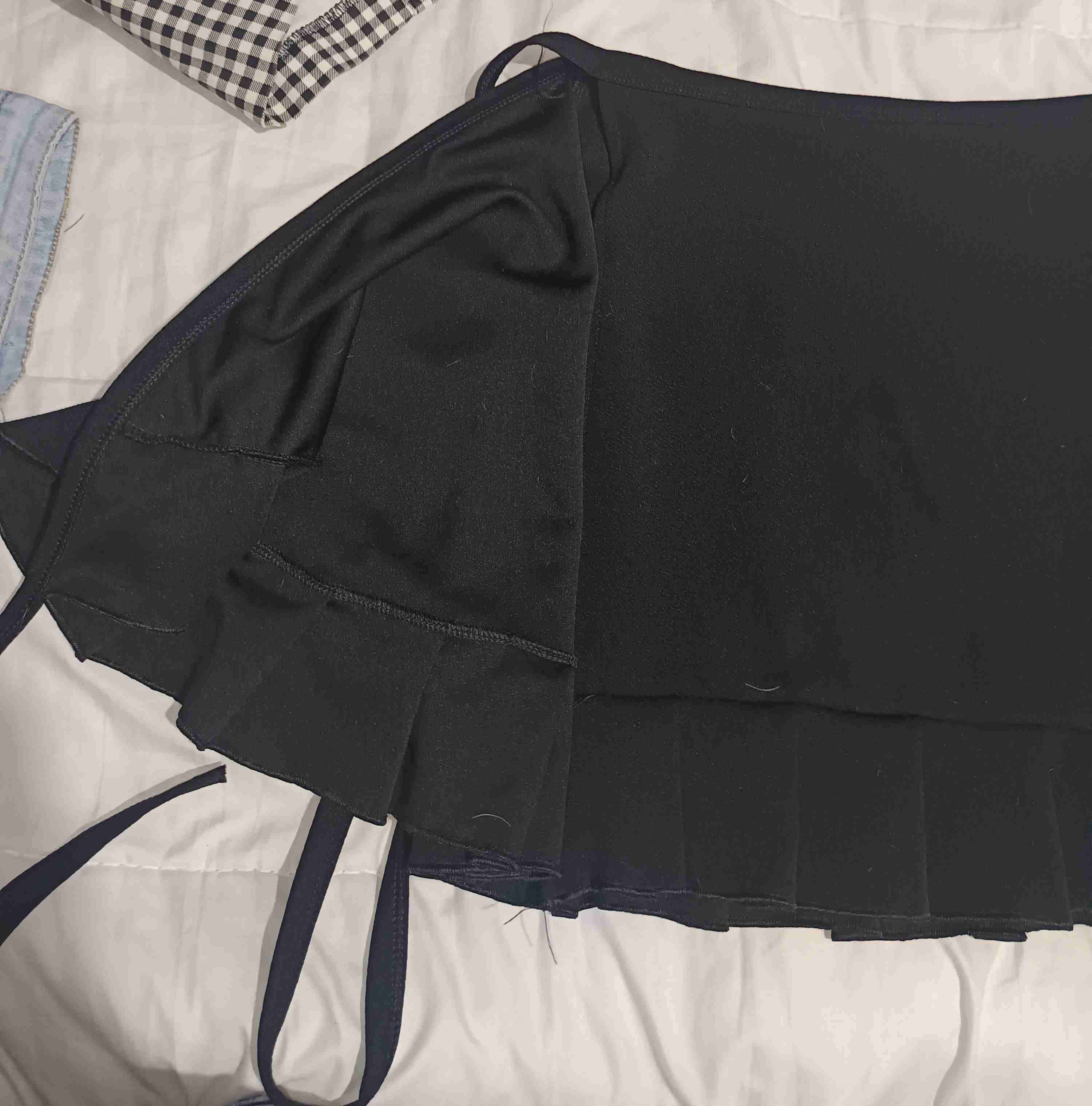 Falda negra con volantes - miniatura 2