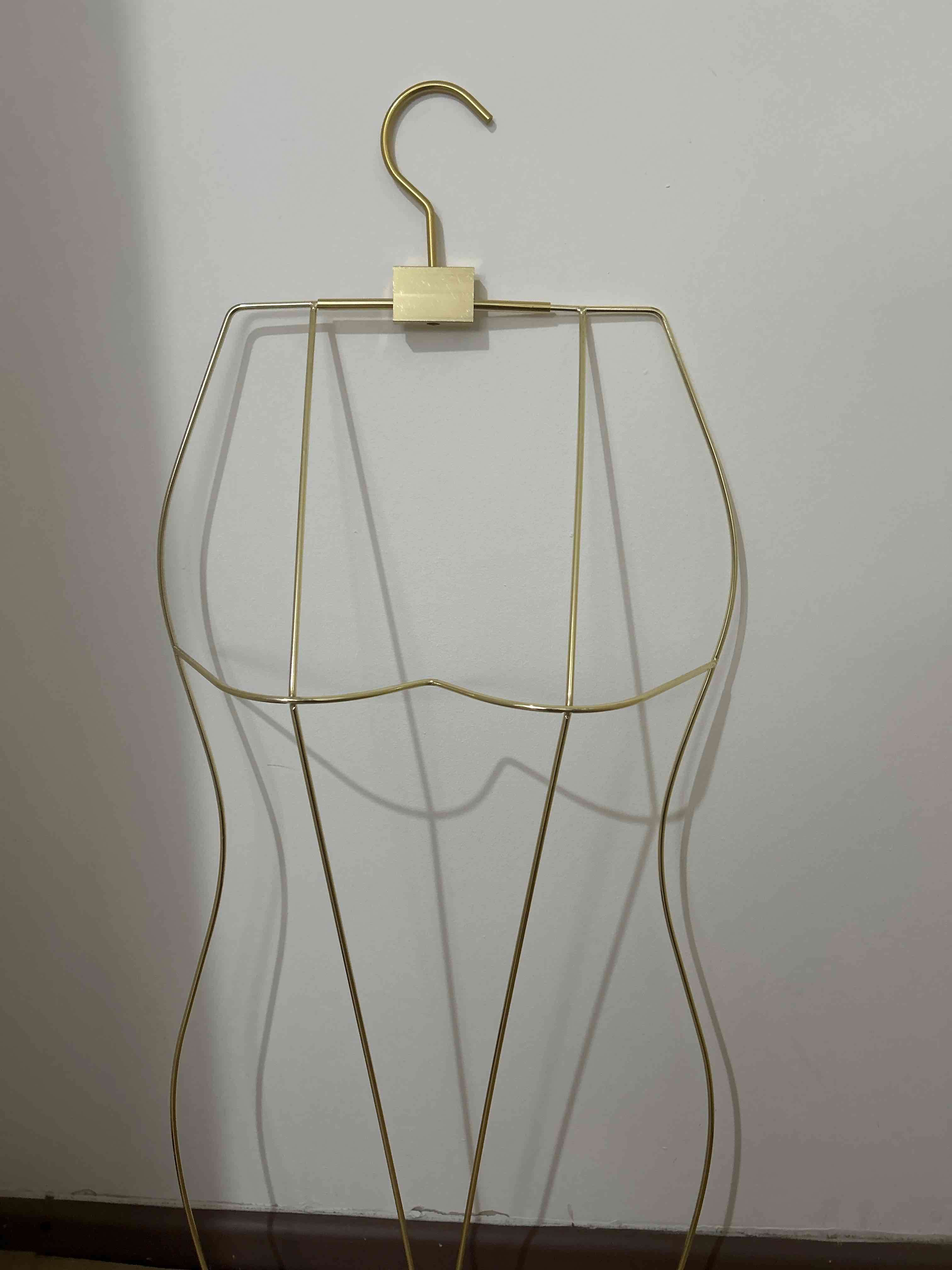 Exhibidor de torso metálico dorado - miniatura 3