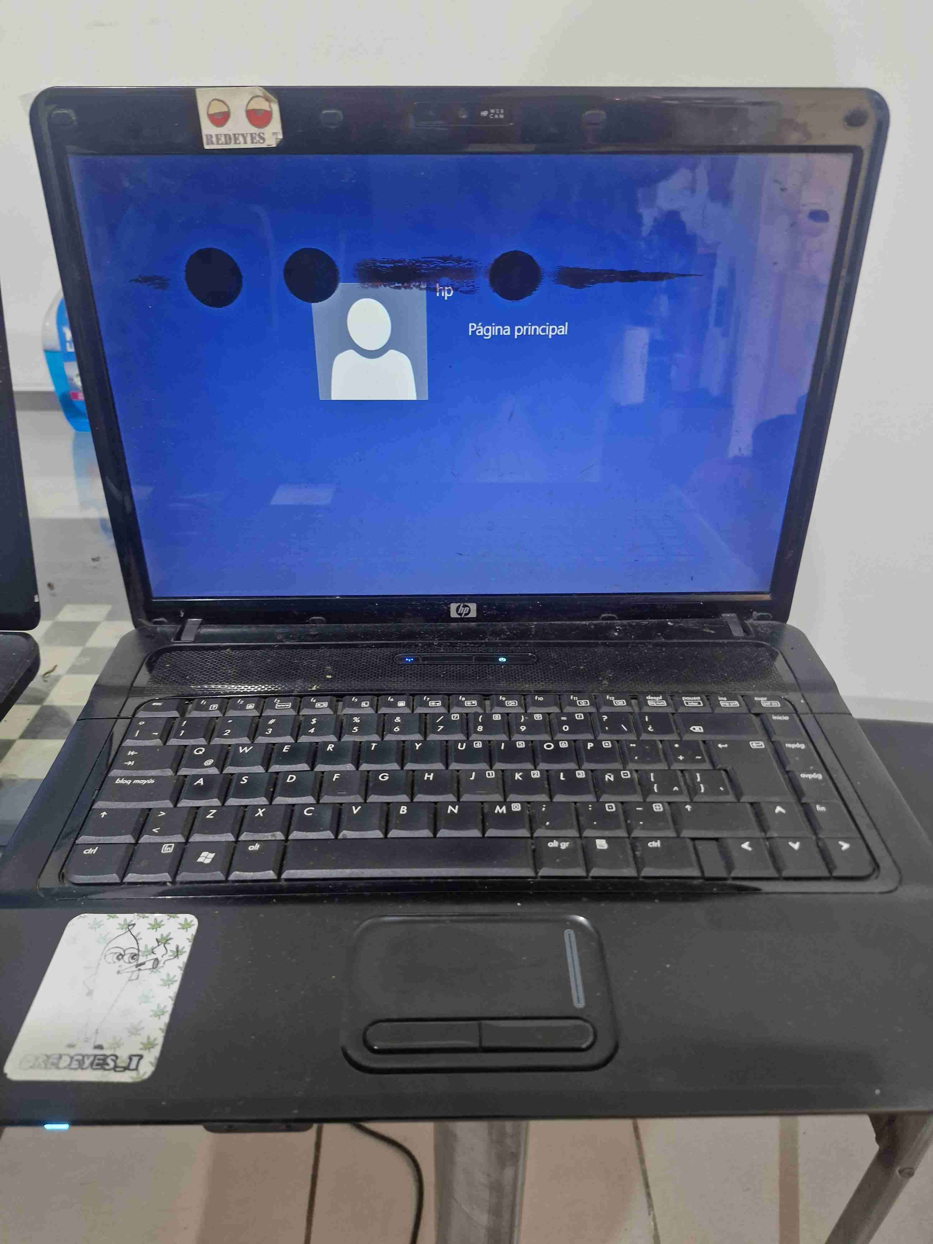 Laptop HP usada - miniatura 1