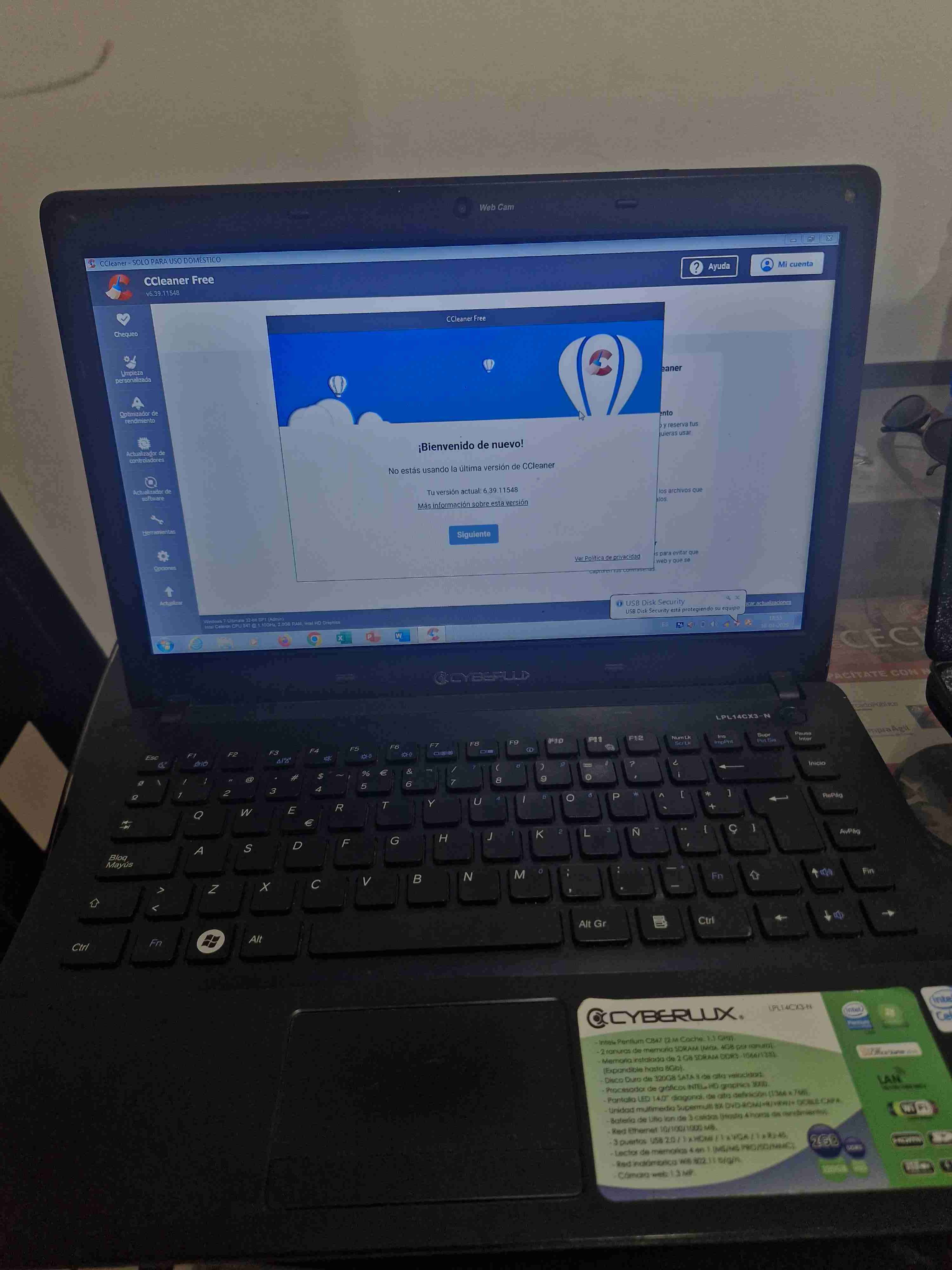 Laptop Cyberlux usada en buen estado - miniatura 1