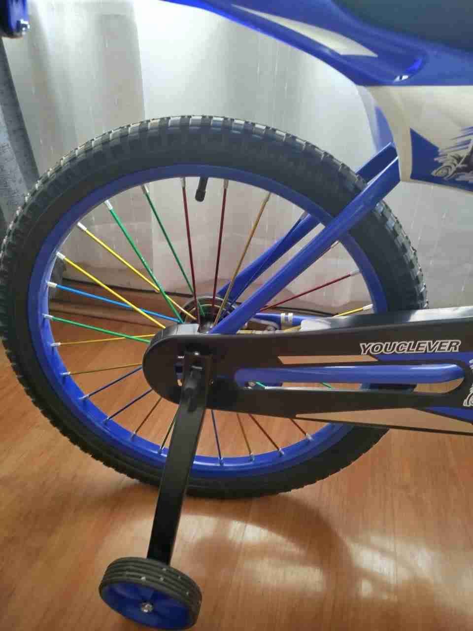 Bicicleta infantil azul con rueditas - miniatura 5