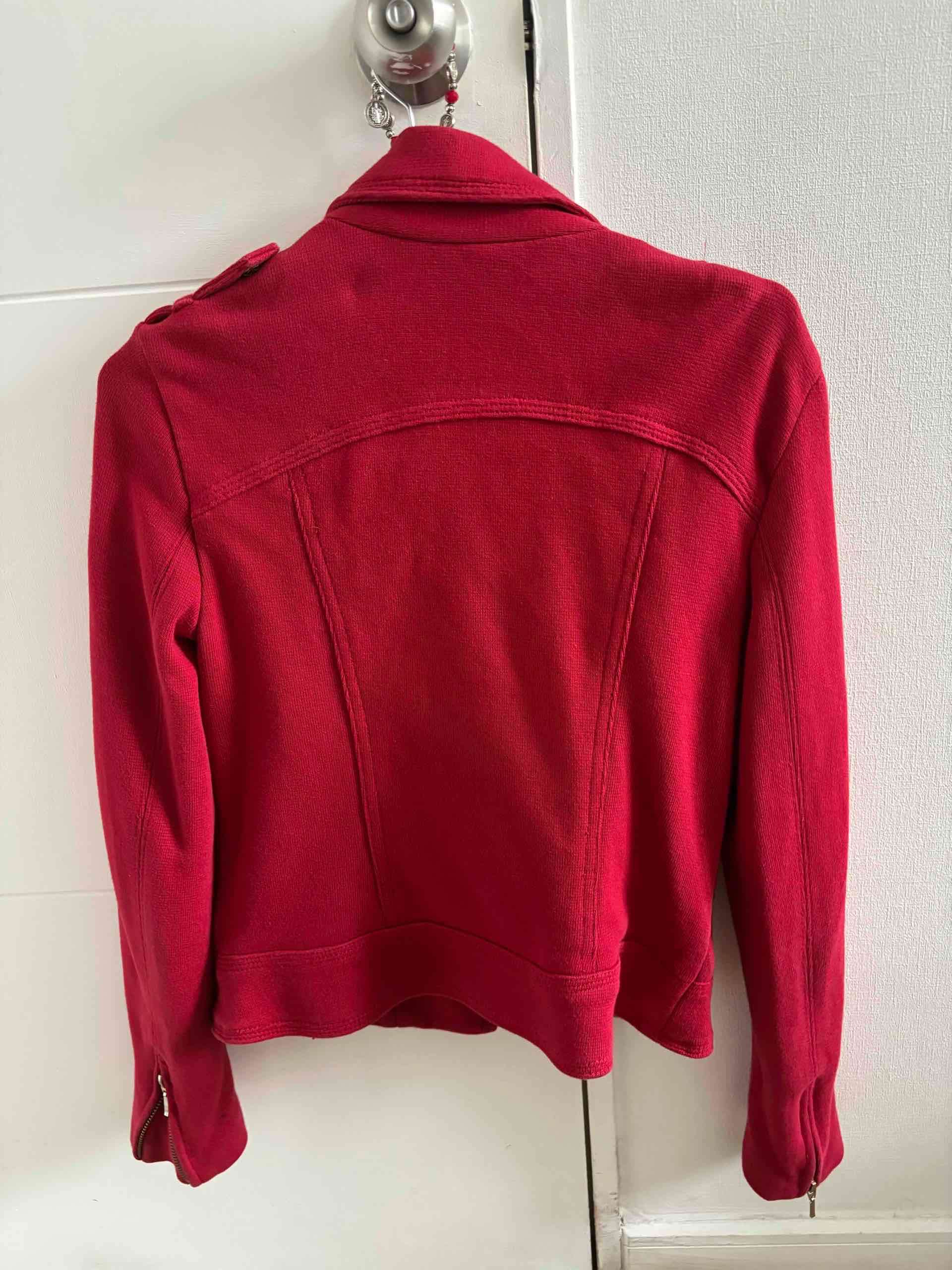 Chaqueta roja con cierre - miniatura 2