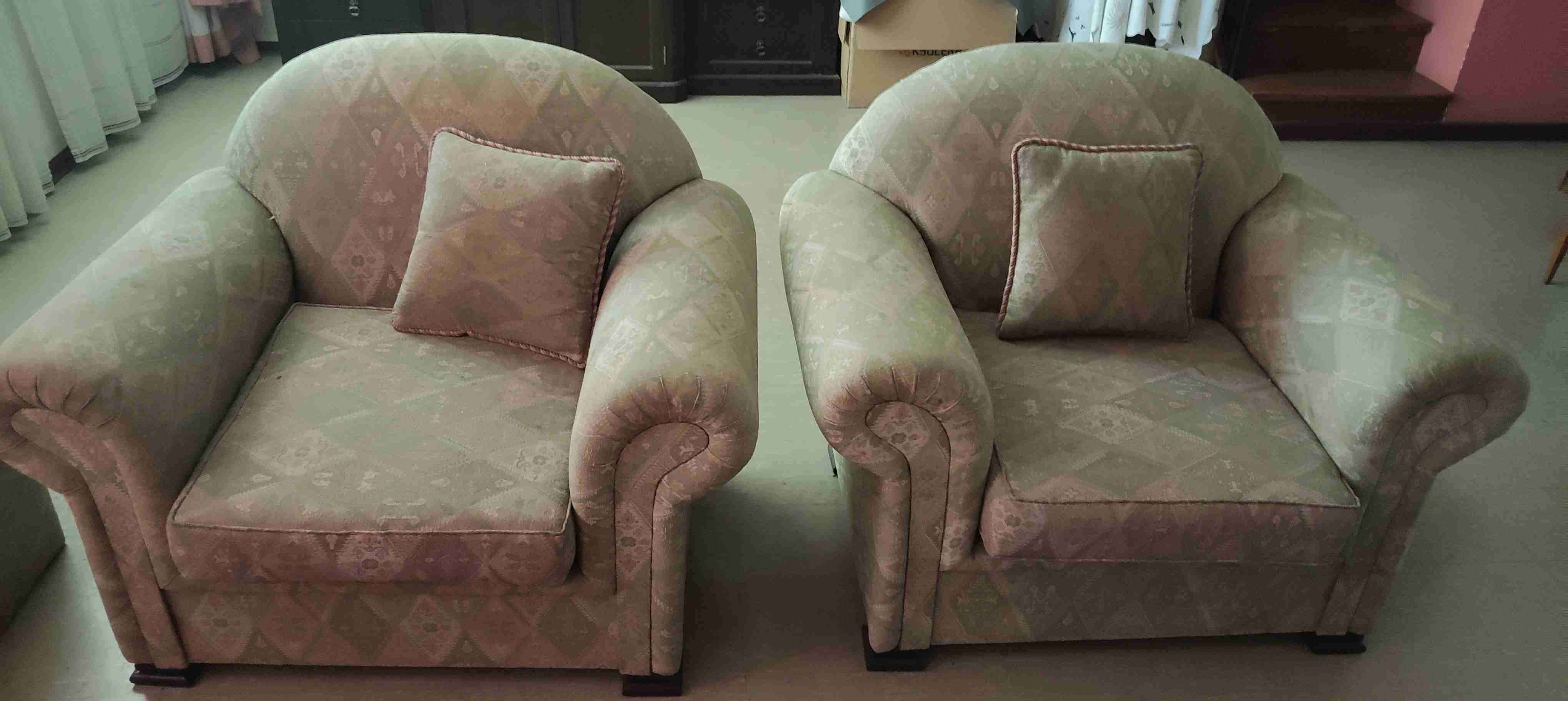 Par de sillones clásicos - miniatura 1