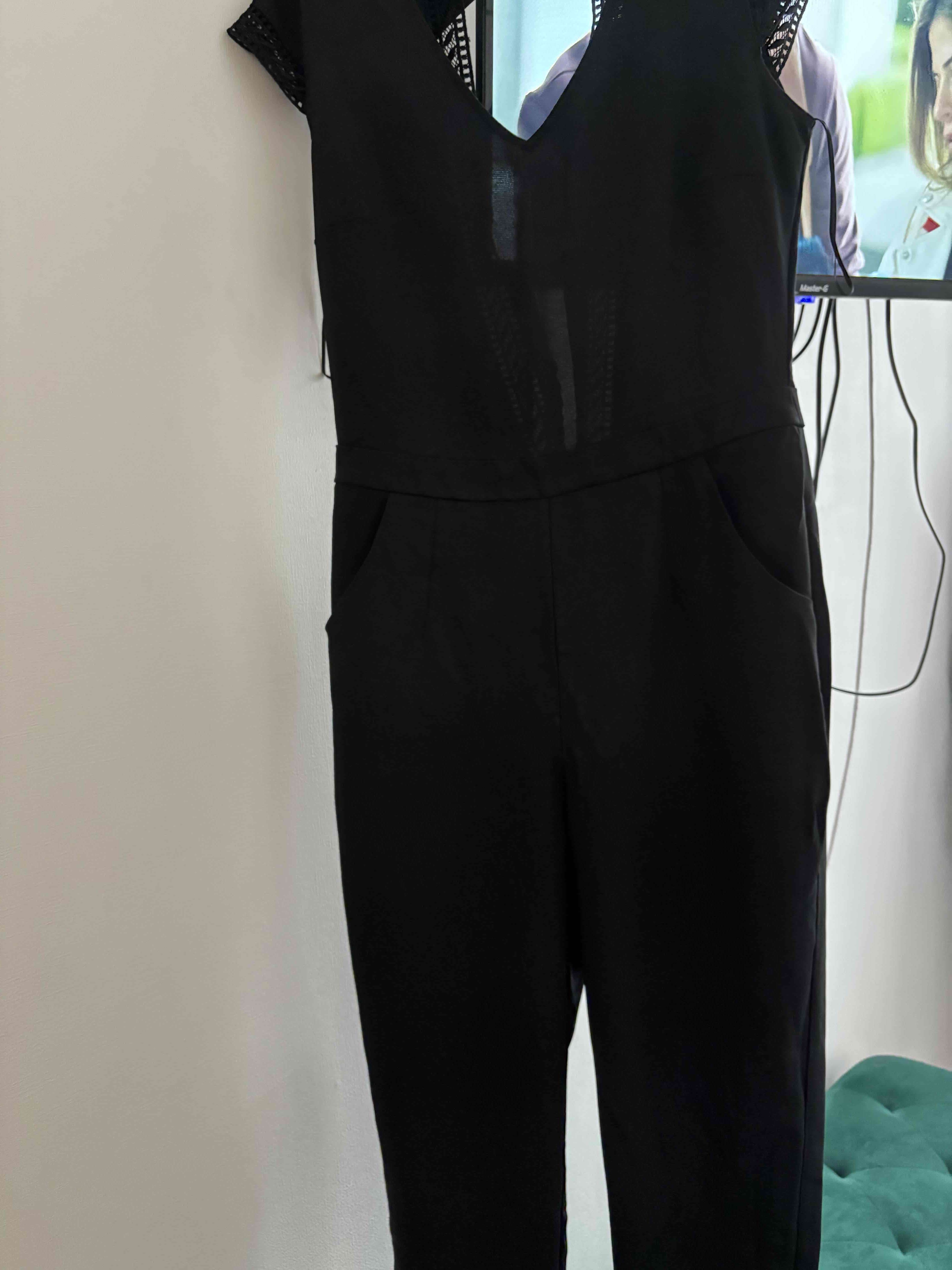 Enterito negro con encaje - miniatura 1