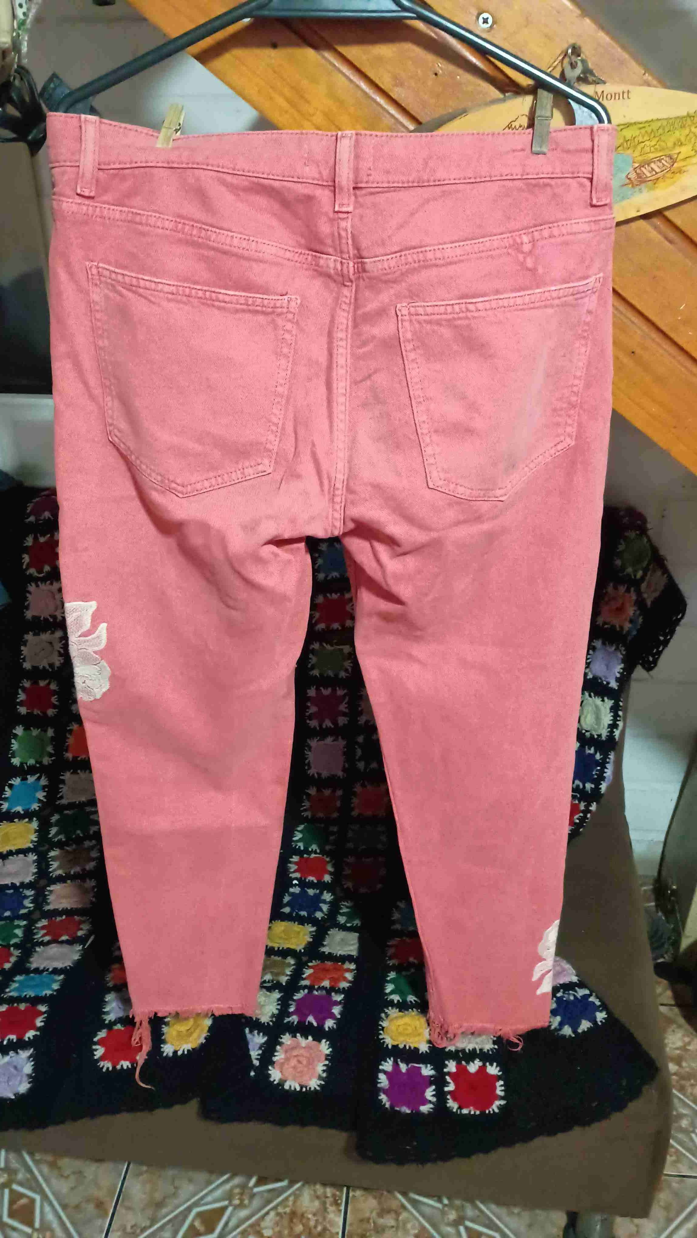 Jeans rosas bordados mujer - miniatura 2