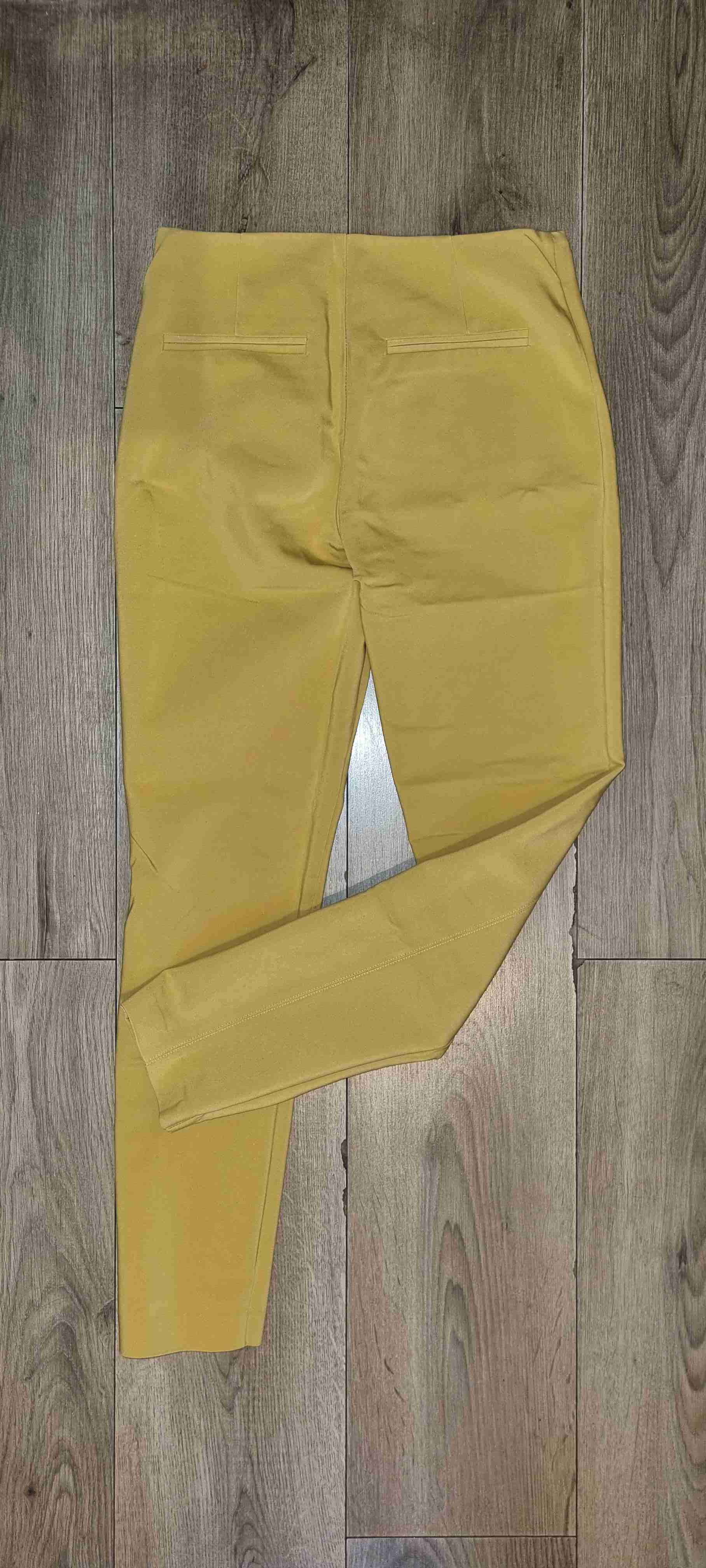 Pantalón tela color mostaza con cierres - miniatura 2