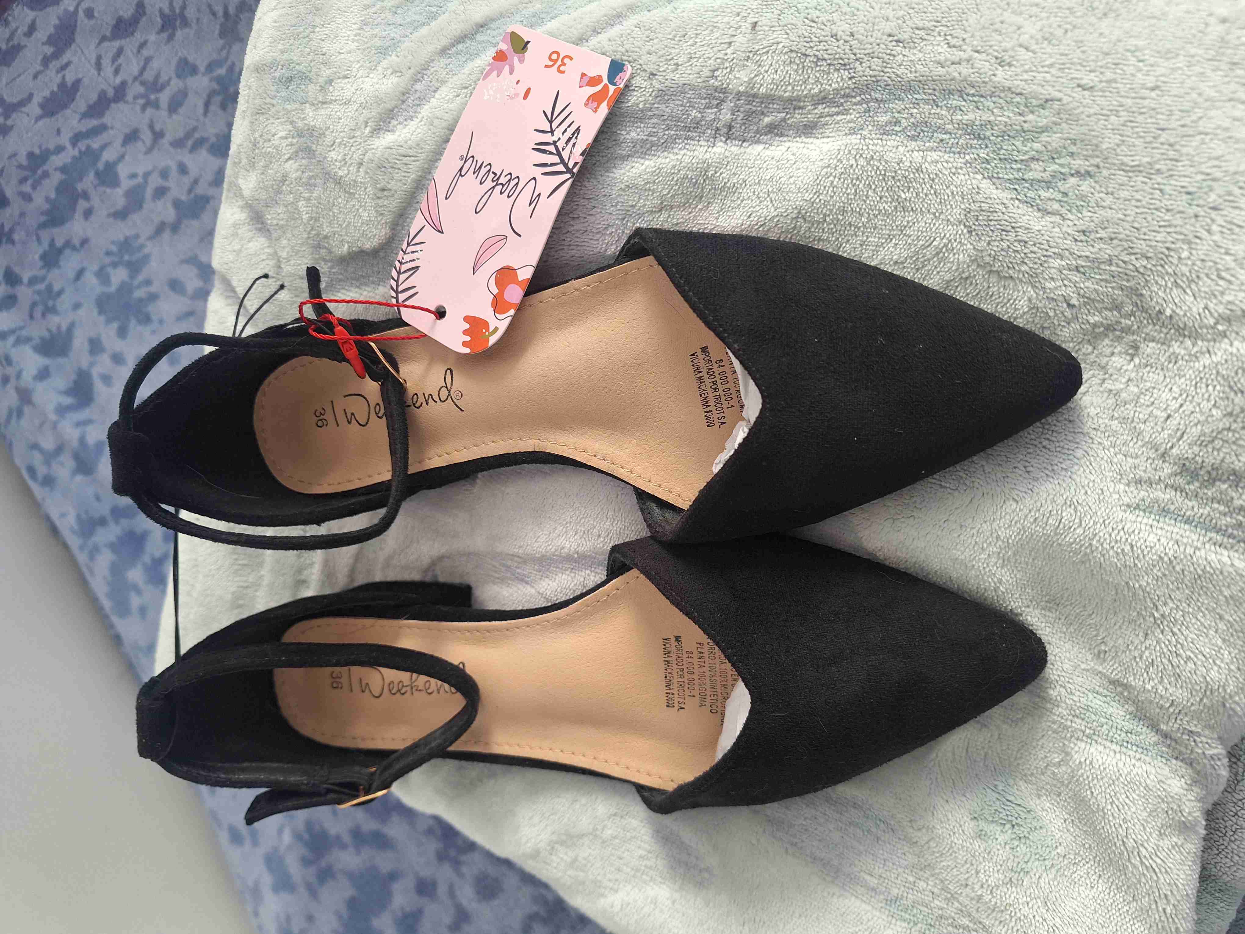 Zapatos negros con etiqueta - miniatura 2