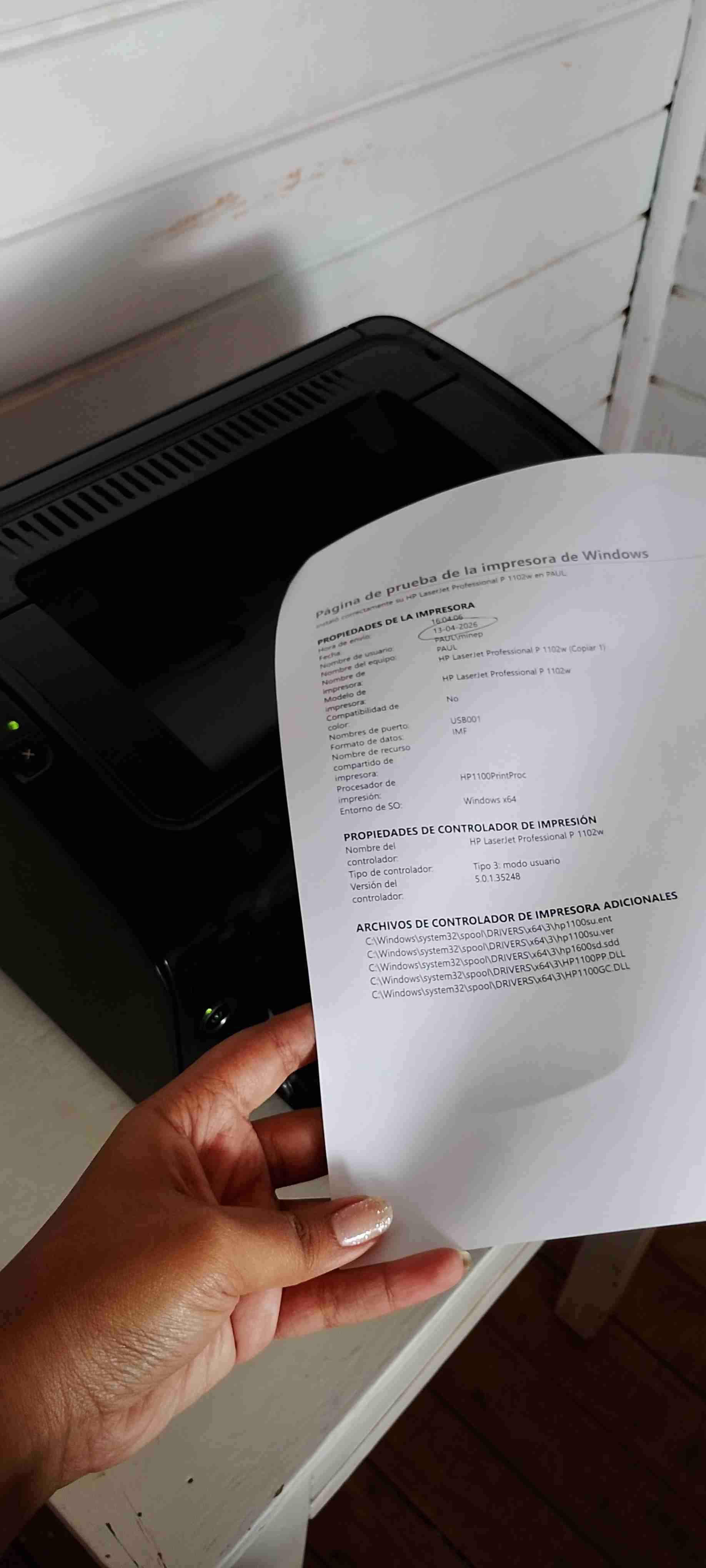 Impresora HP LaserJet P1102w - miniatura 3