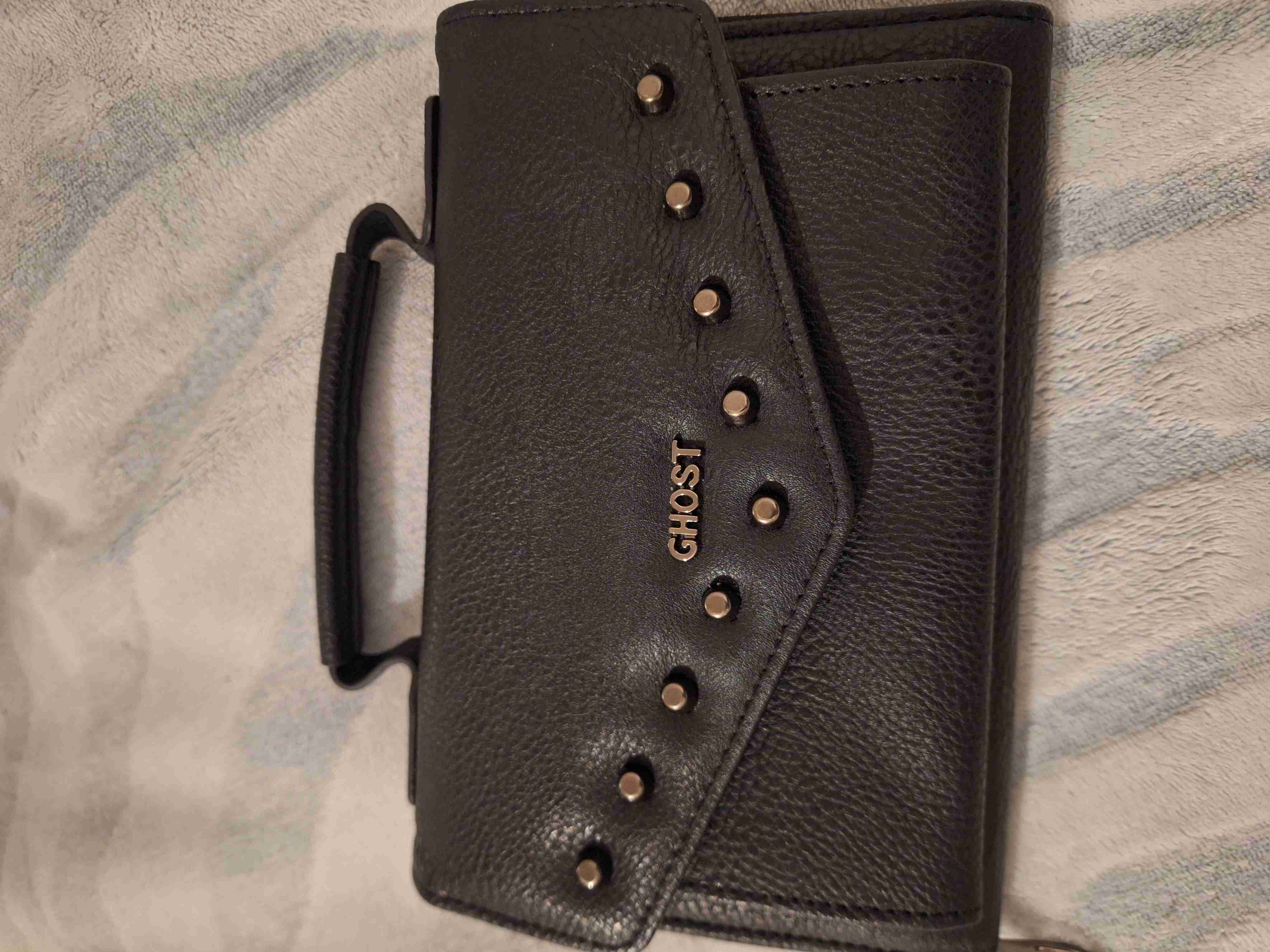 Cartera negra Ghost con tachas - miniatura 1