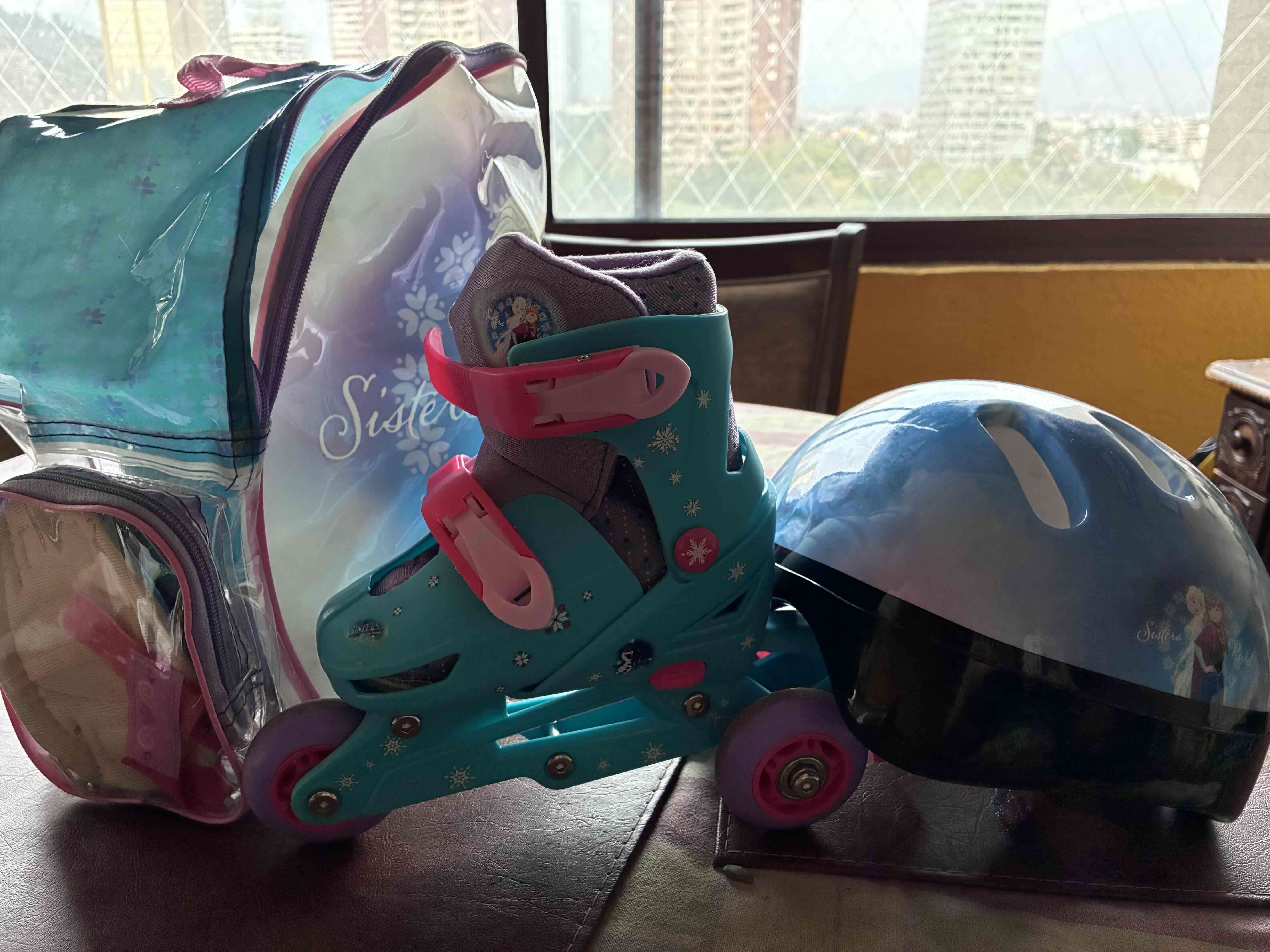 Patines infantiles Frozen con casco y rodilleras - miniatura 1