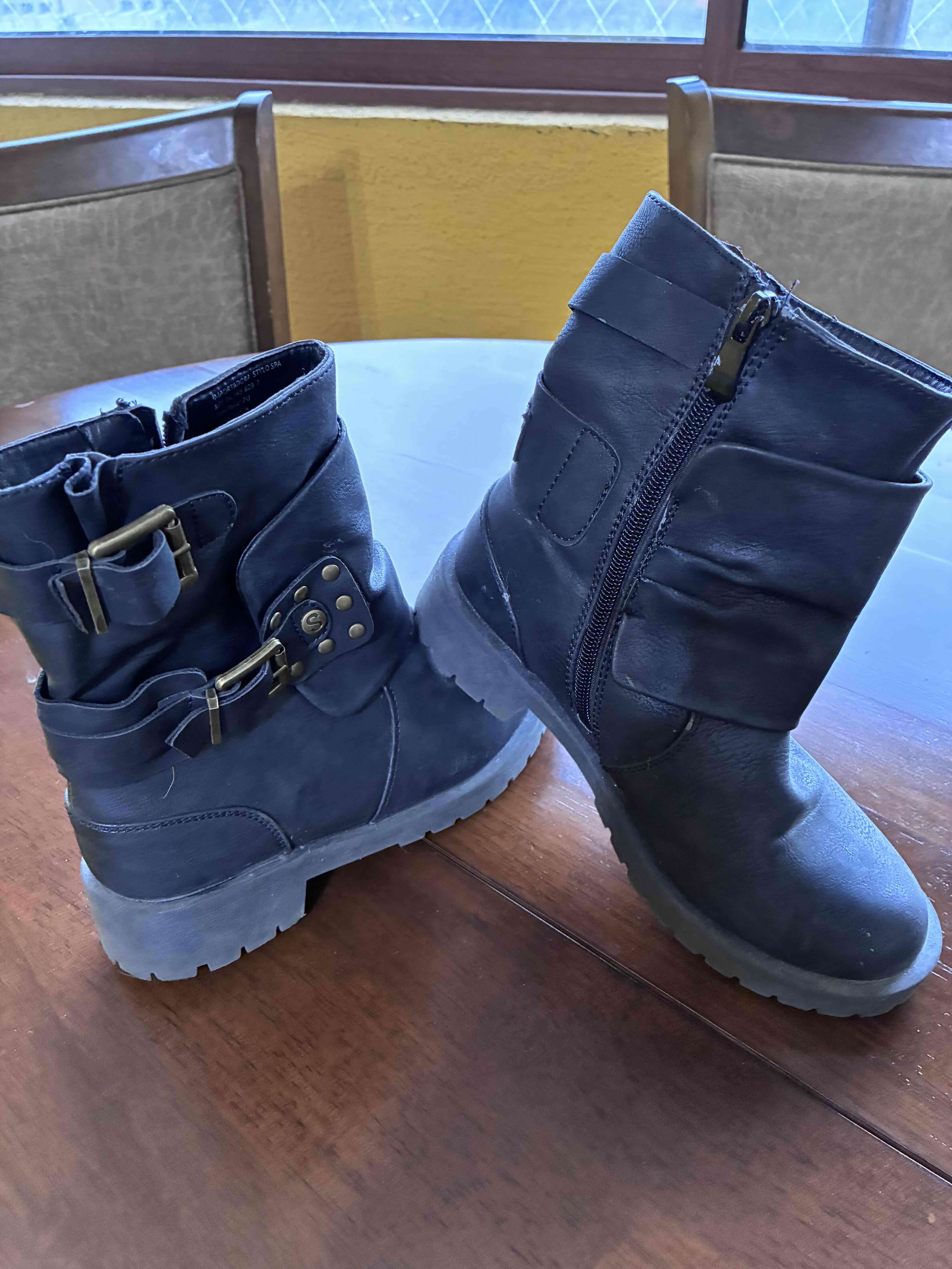 Botines negros con hebillas - miniatura 1