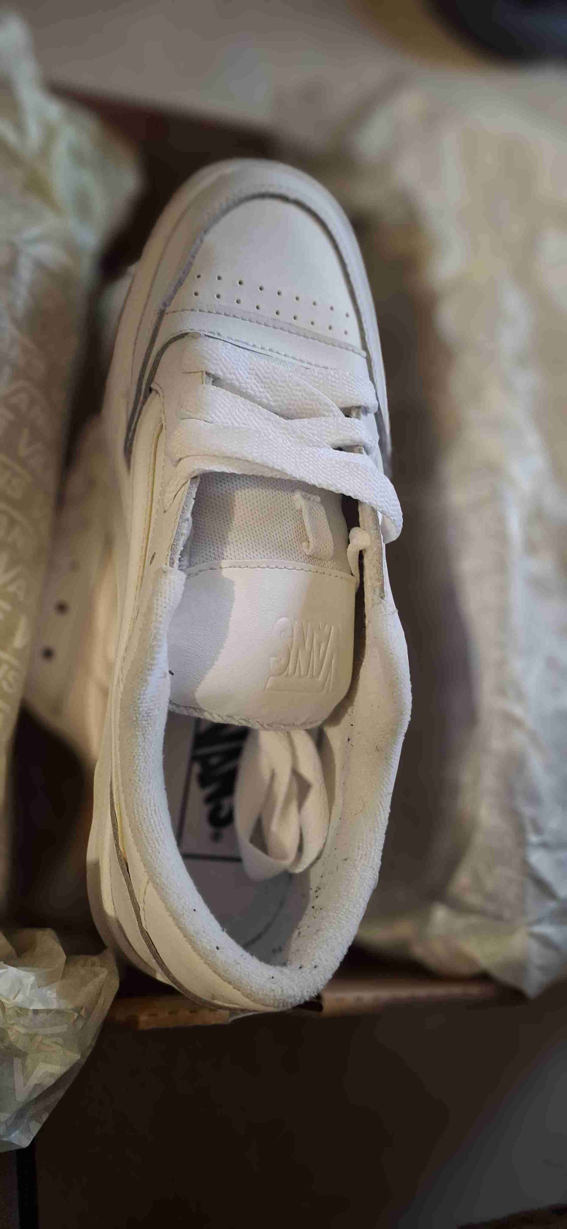 Caja de zapato Vans con poco uso - miniatura 3