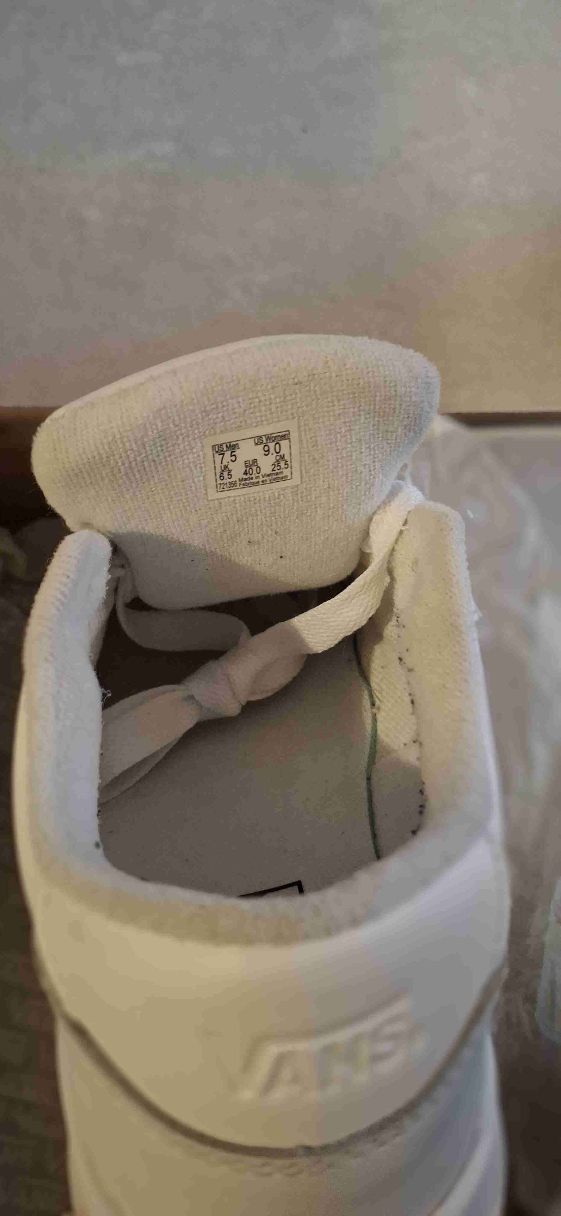 Caja de zapato Vans con poco uso - miniatura 4