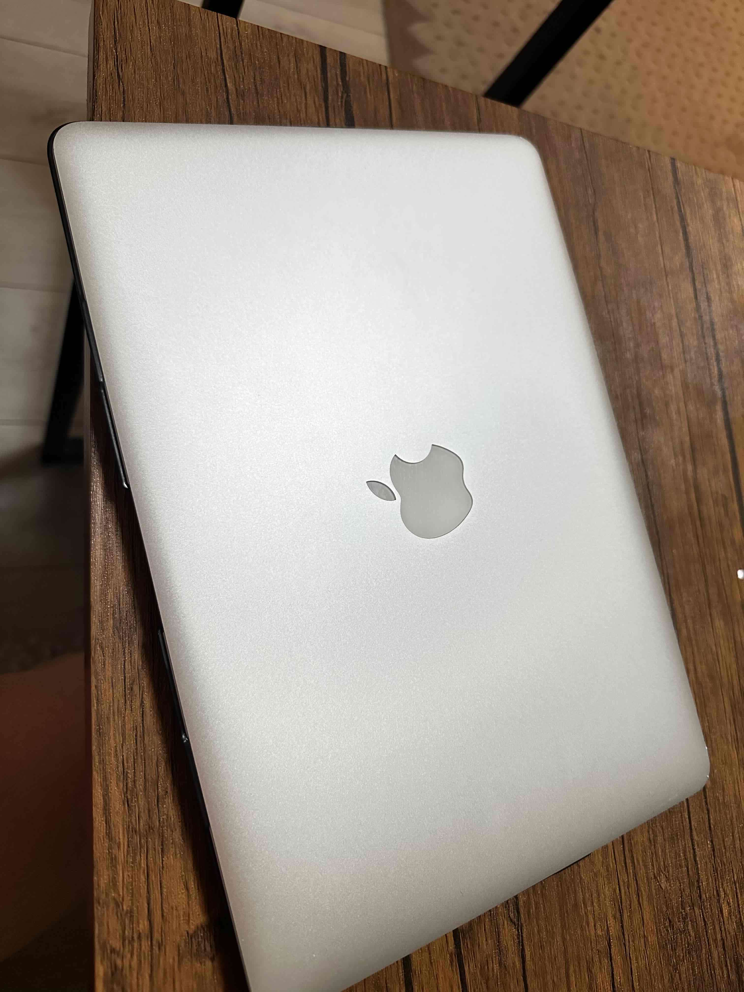 Laptop MacBook Air 13'' - miniatura 2