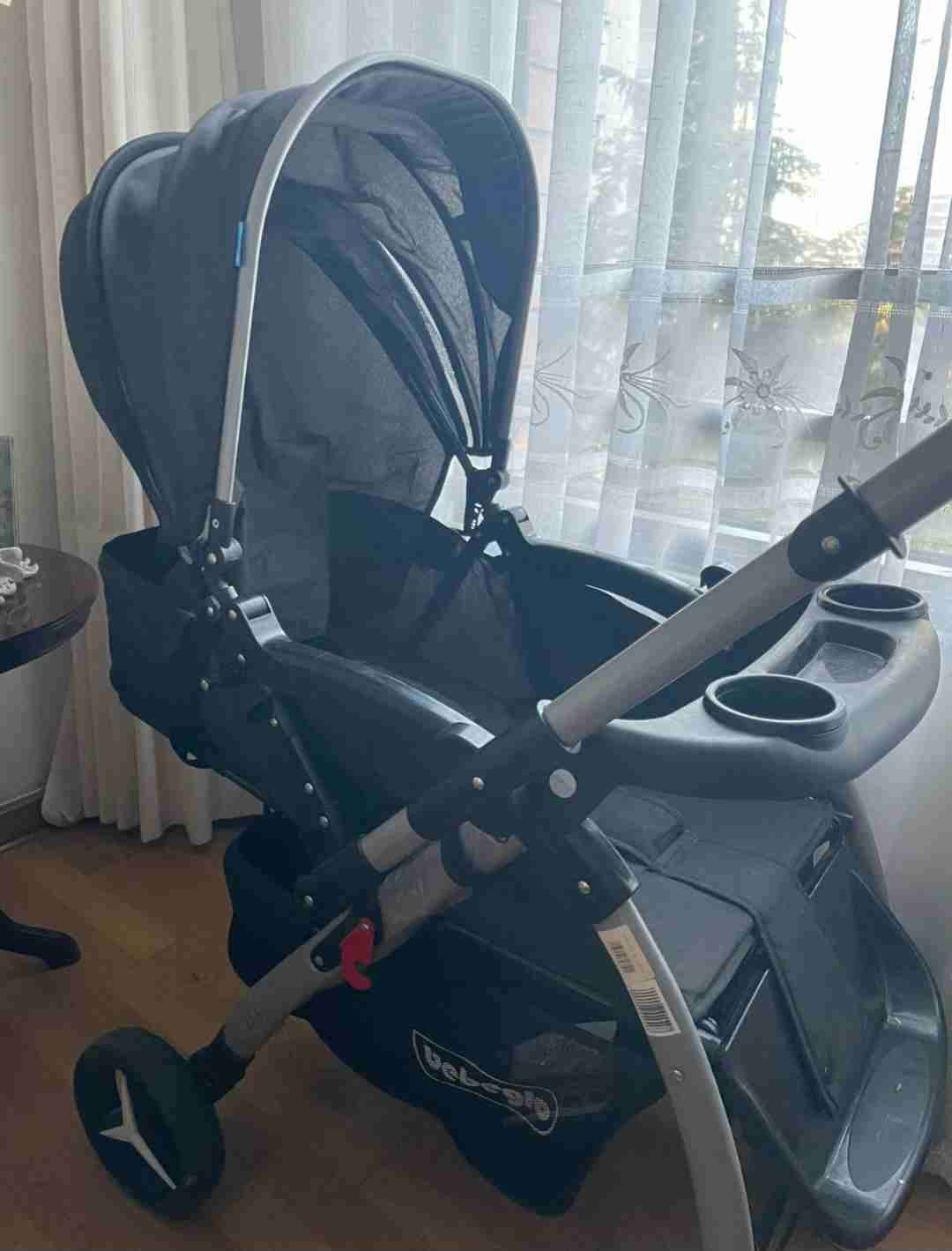 Coche de bebé negro en buen estado - miniatura 5