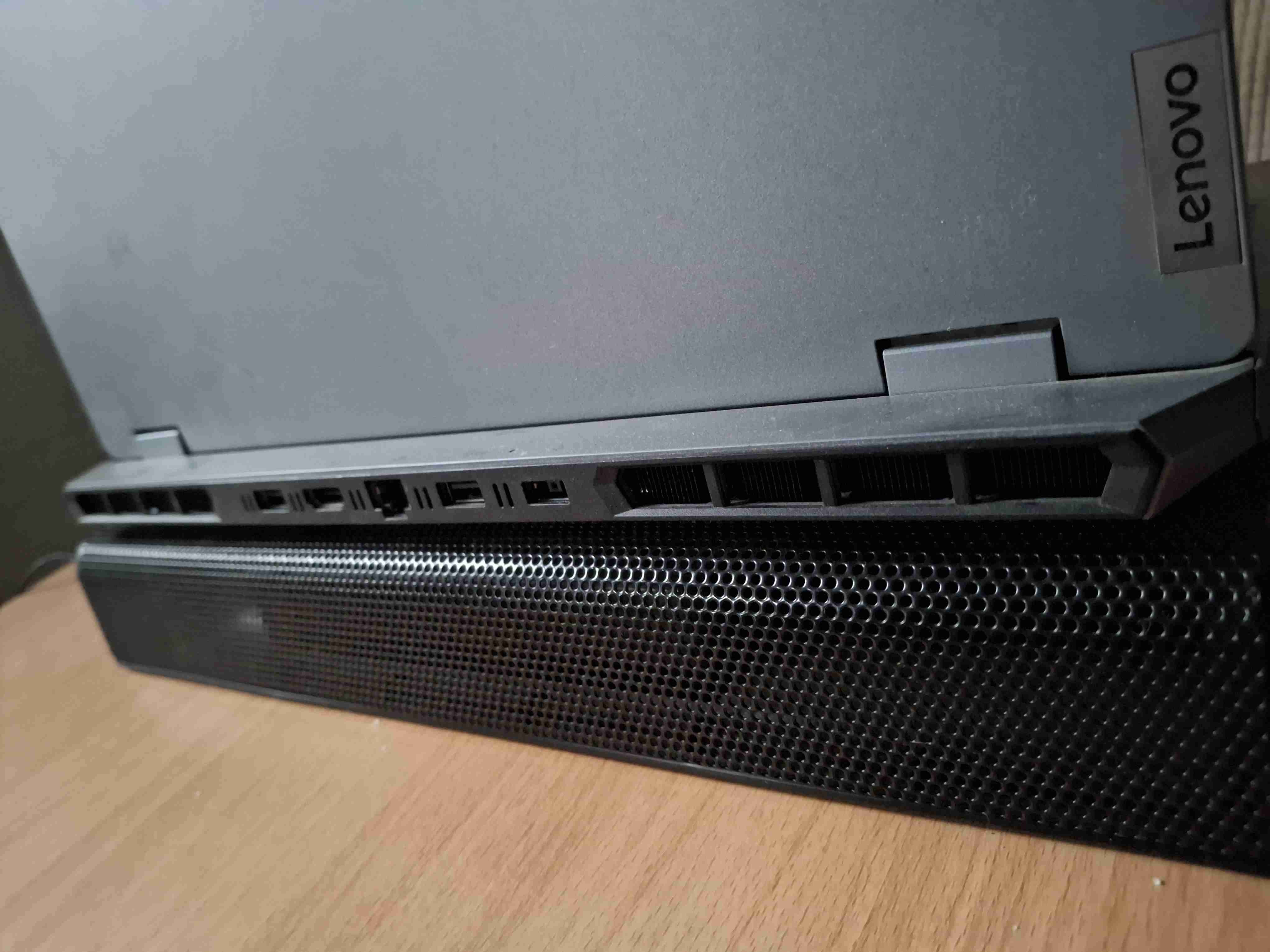 Laptop Lenovo Gamer - miniatura 5