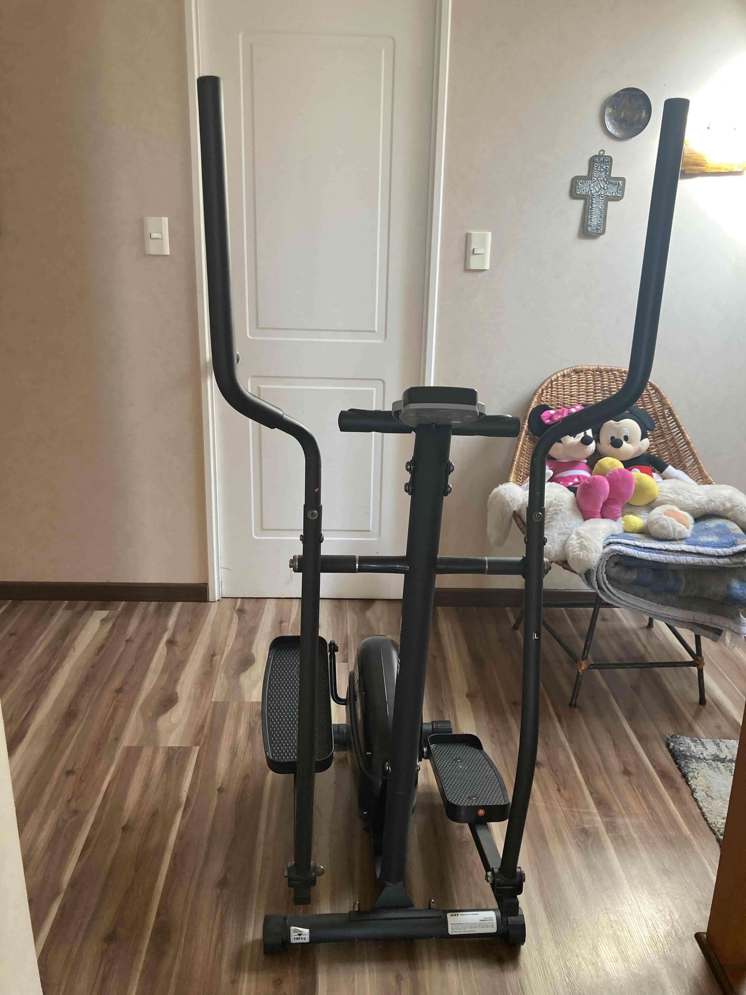 Bicicleta elíptica negra - miniatura 2