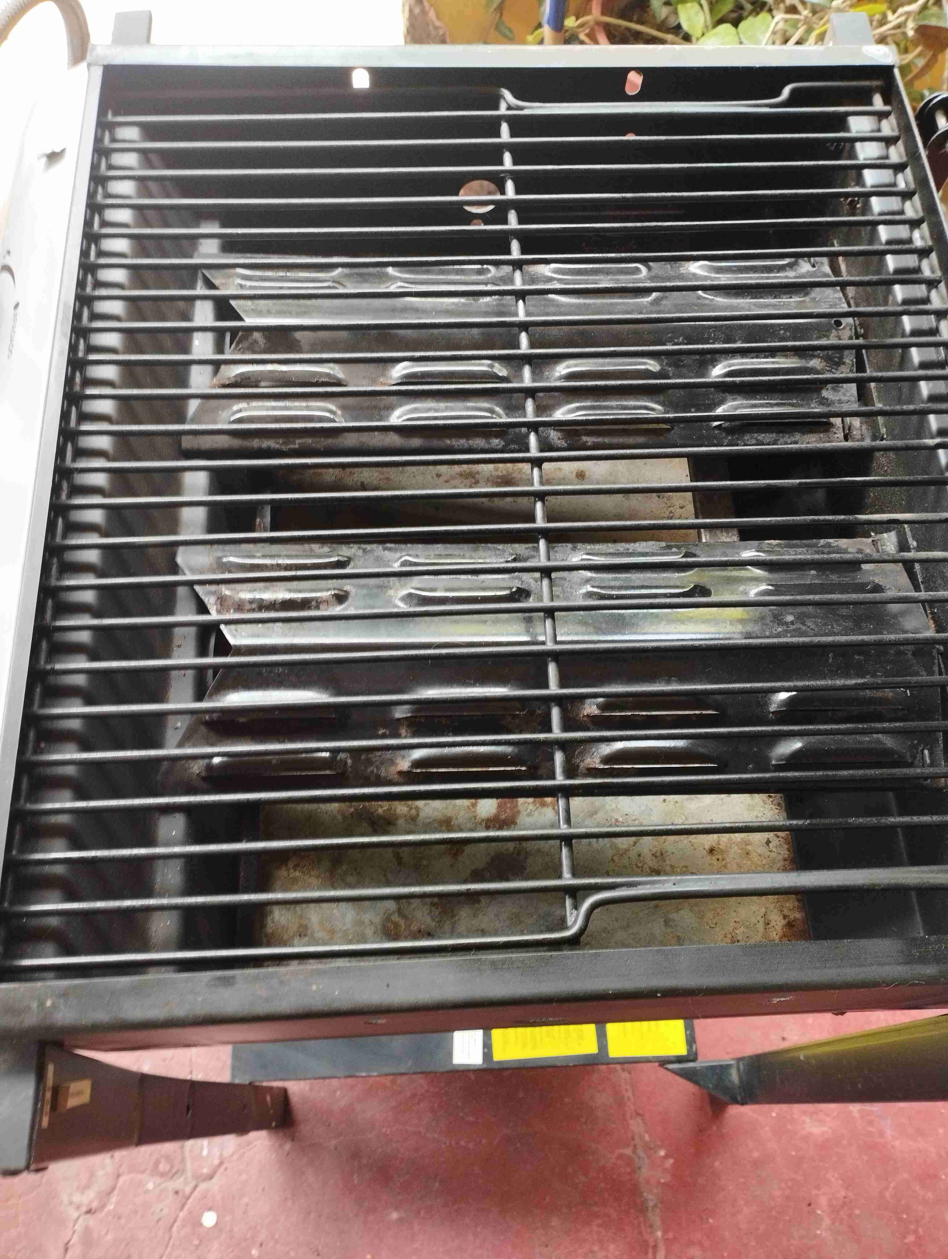 Parrilla de gas con ruedas - miniatura 3