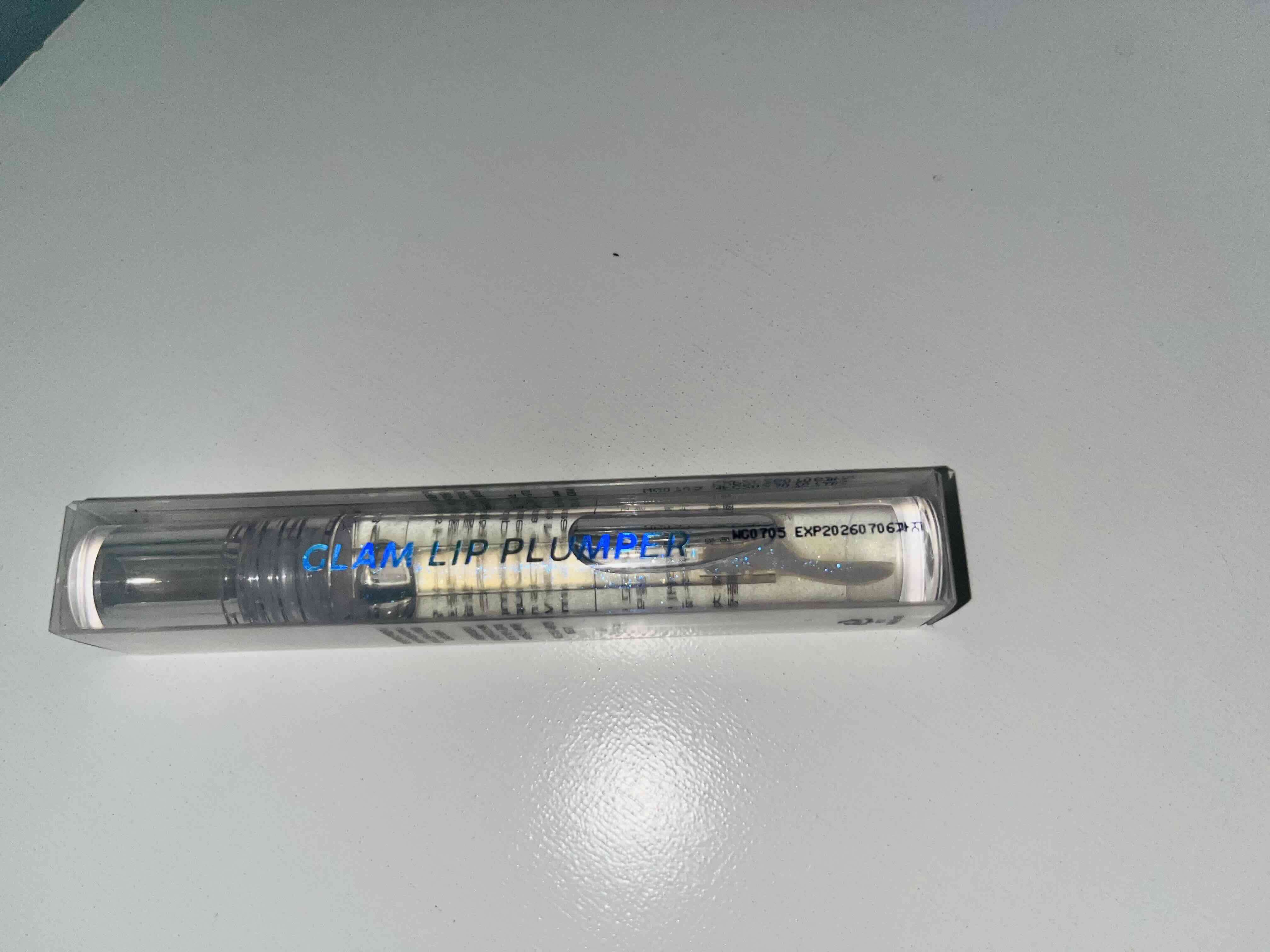 Brillo labial con efecto volumen - miniatura 3