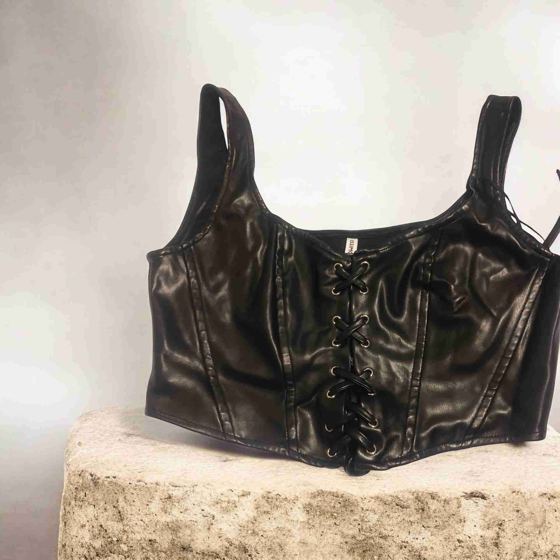 Top de cuero negro con corsé - miniatura 1