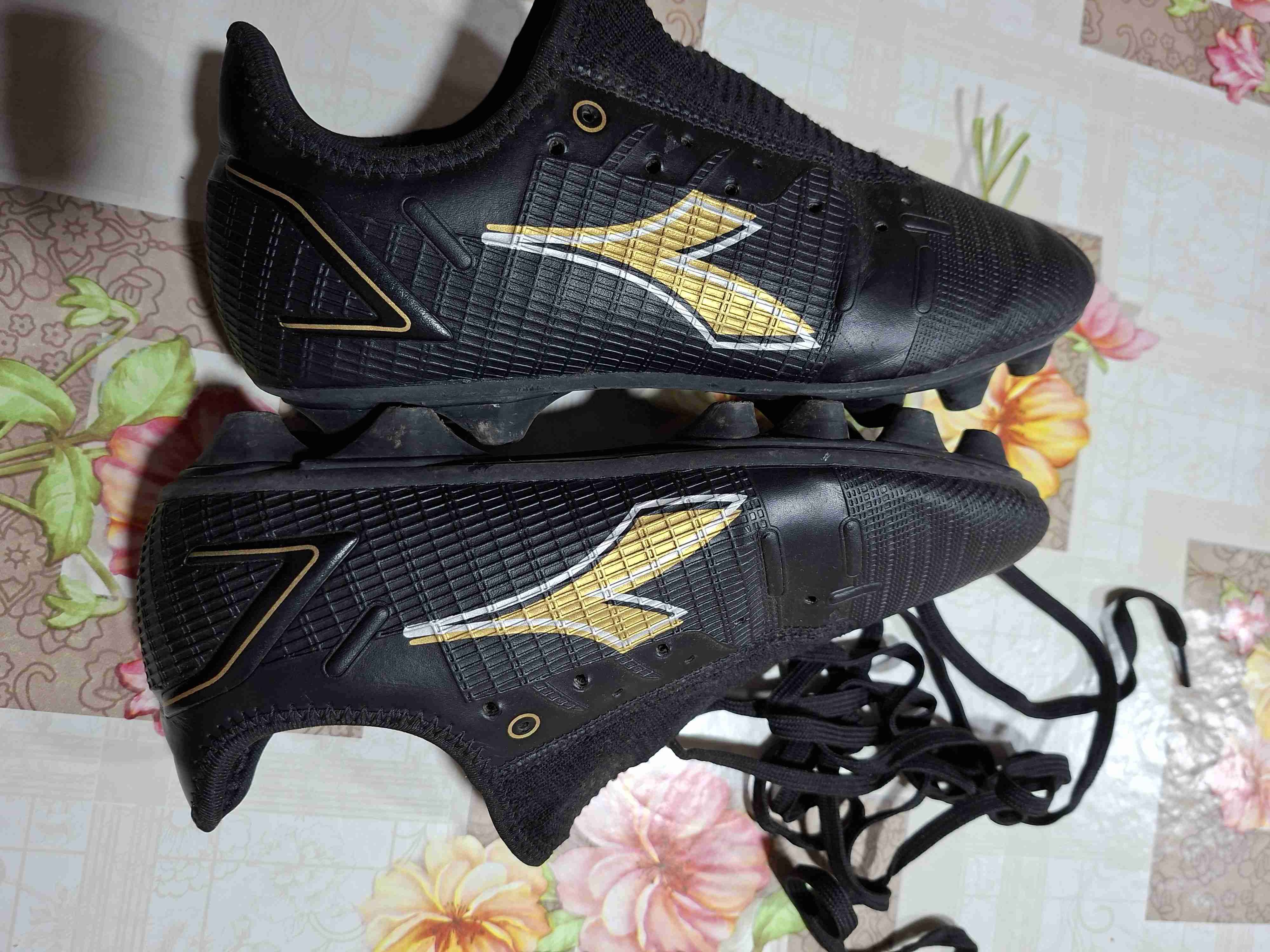 Botines de fútbol negros con logo - miniatura 5