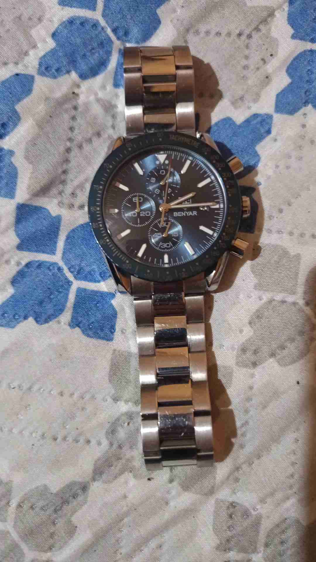 Reloj de pulsera metálico - miniatura 2