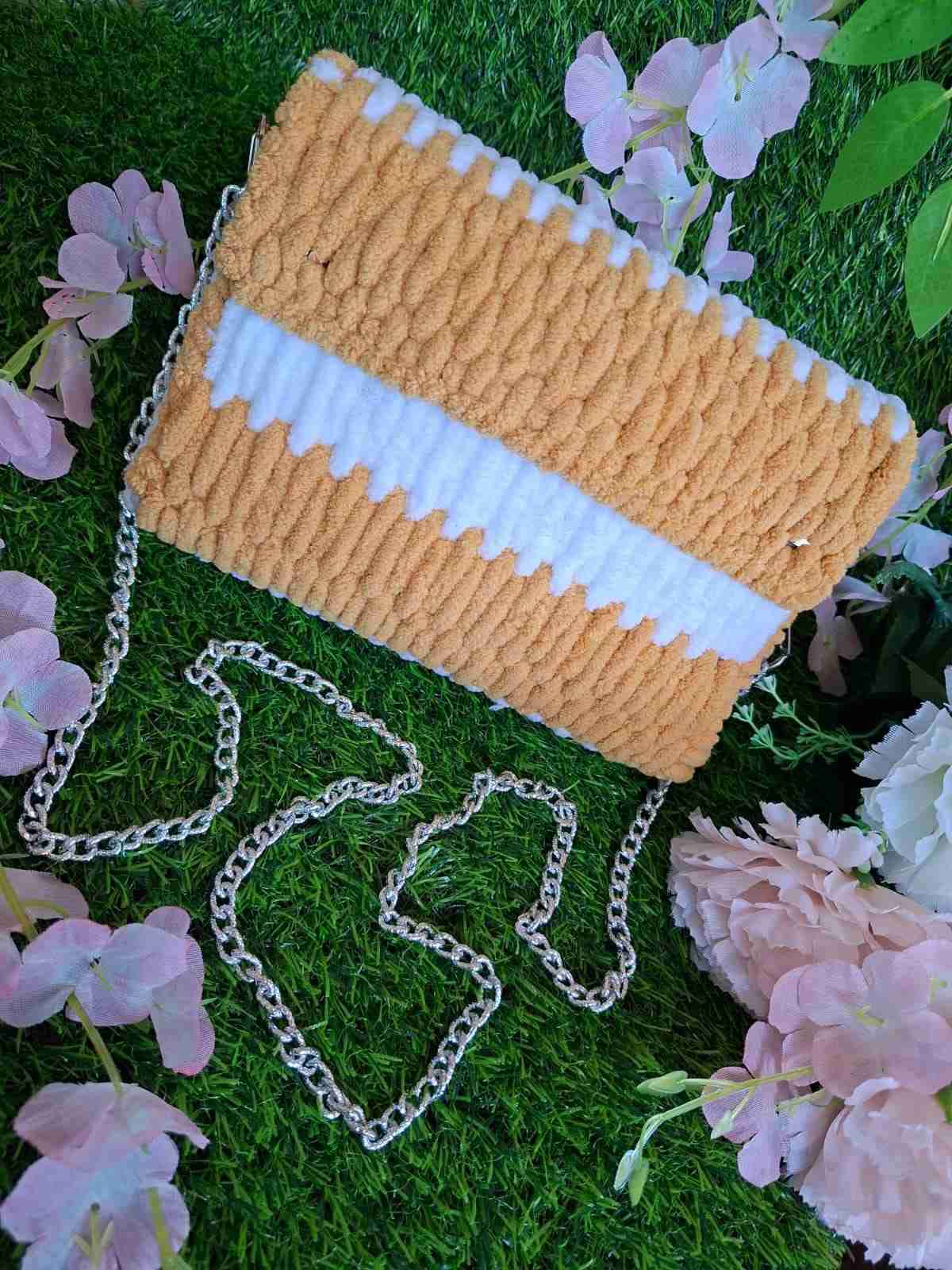 Cartera tejida verde y blanca - miniatura 3