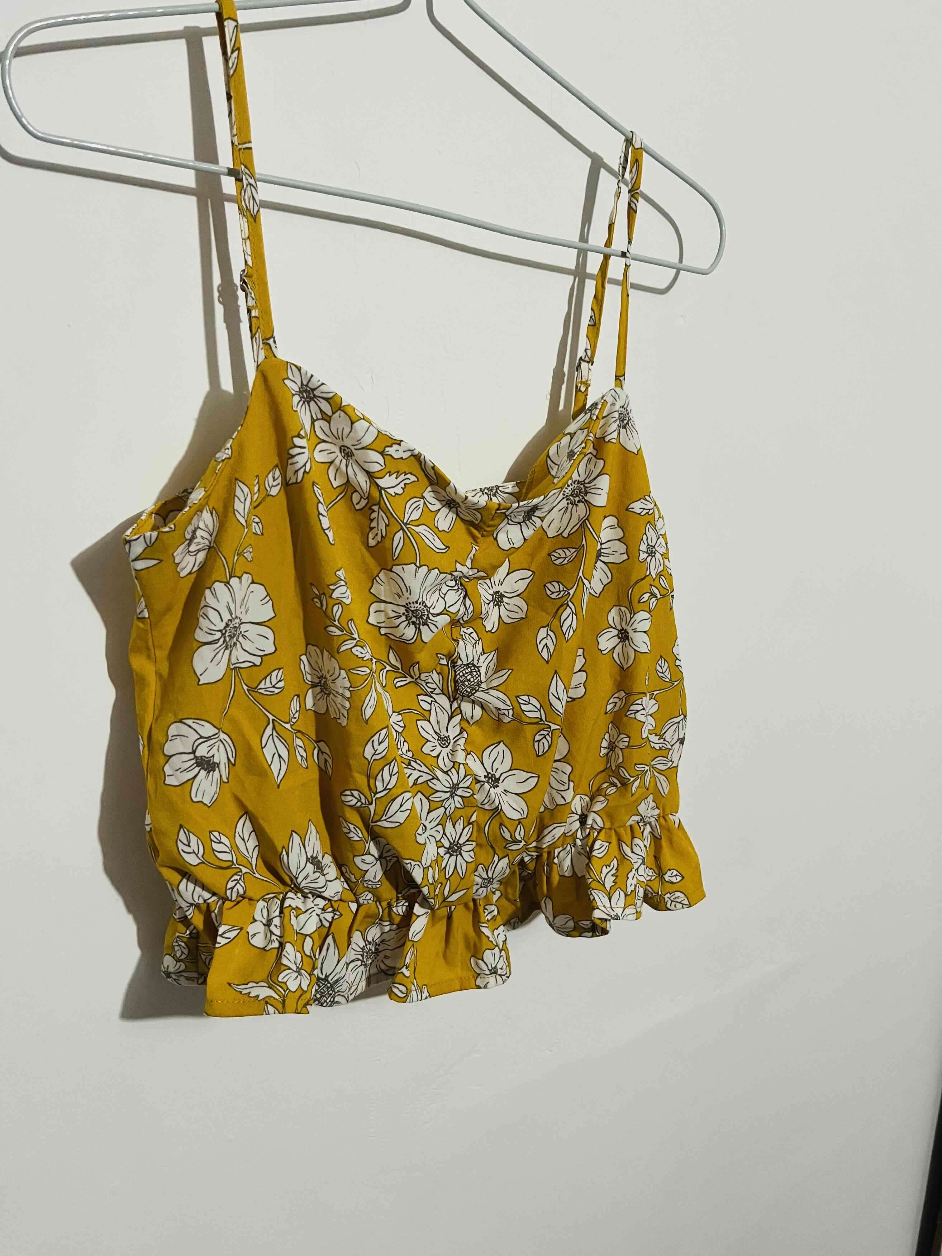 Top amarillo con flores - miniatura 2