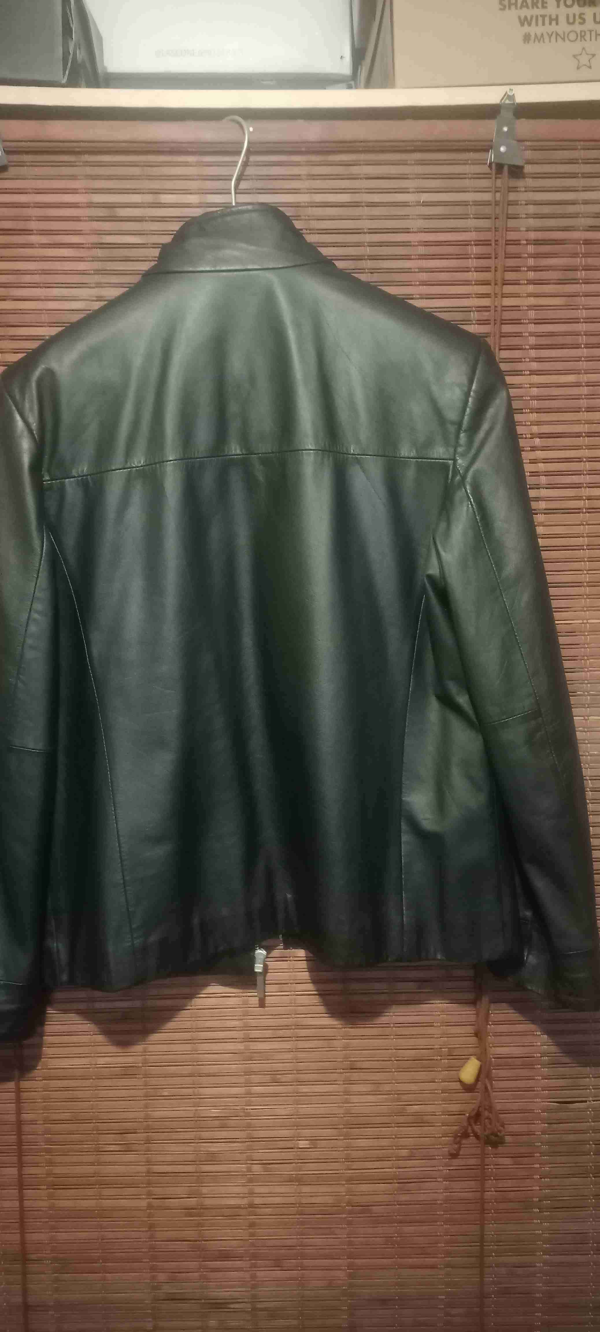 Chaqueta de cuero negra con cierre - miniatura 2