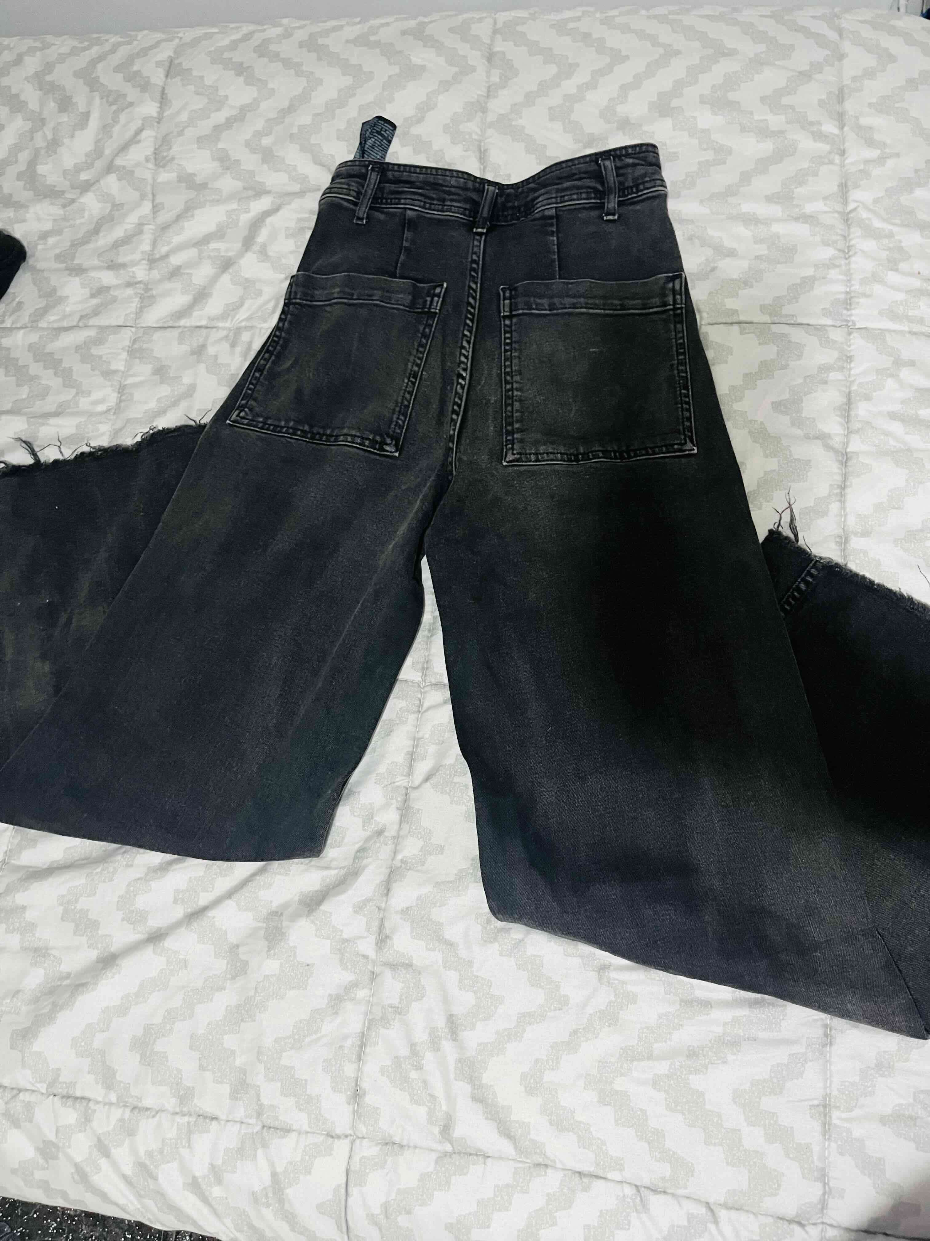 Jeans negros desgastados - miniatura 2