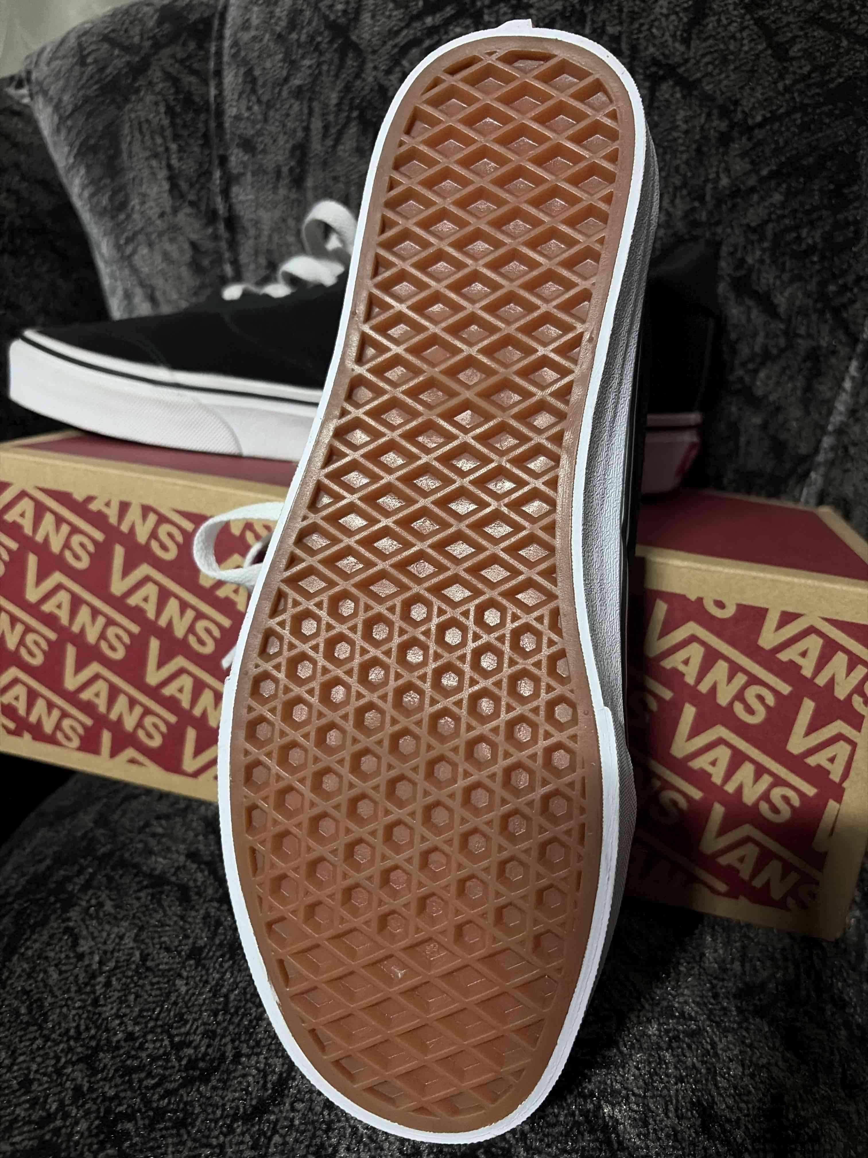 Zapatillas Vans negras nuevas - miniatura 2