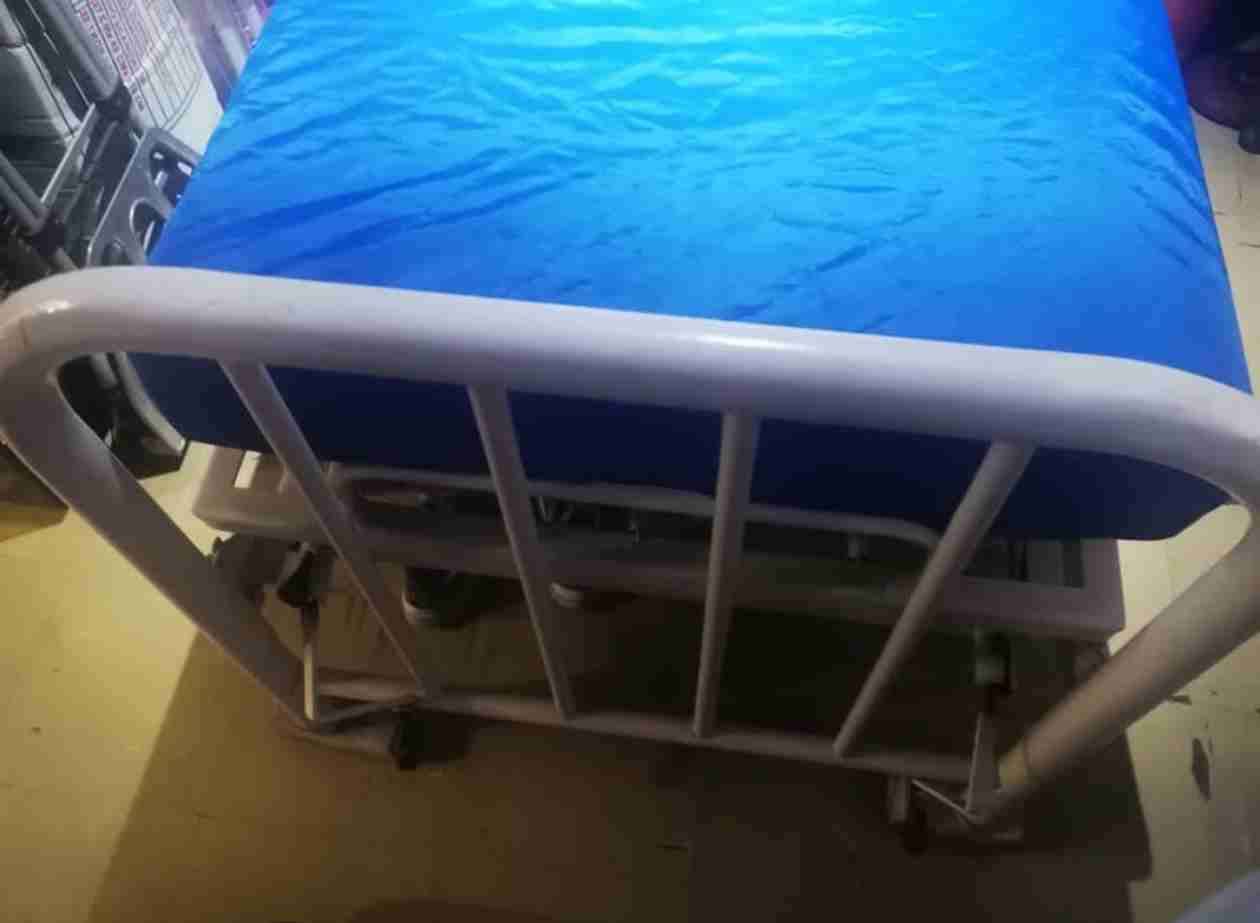 Cama hospitalaria ajustable 2 posiciones - miniatura 2