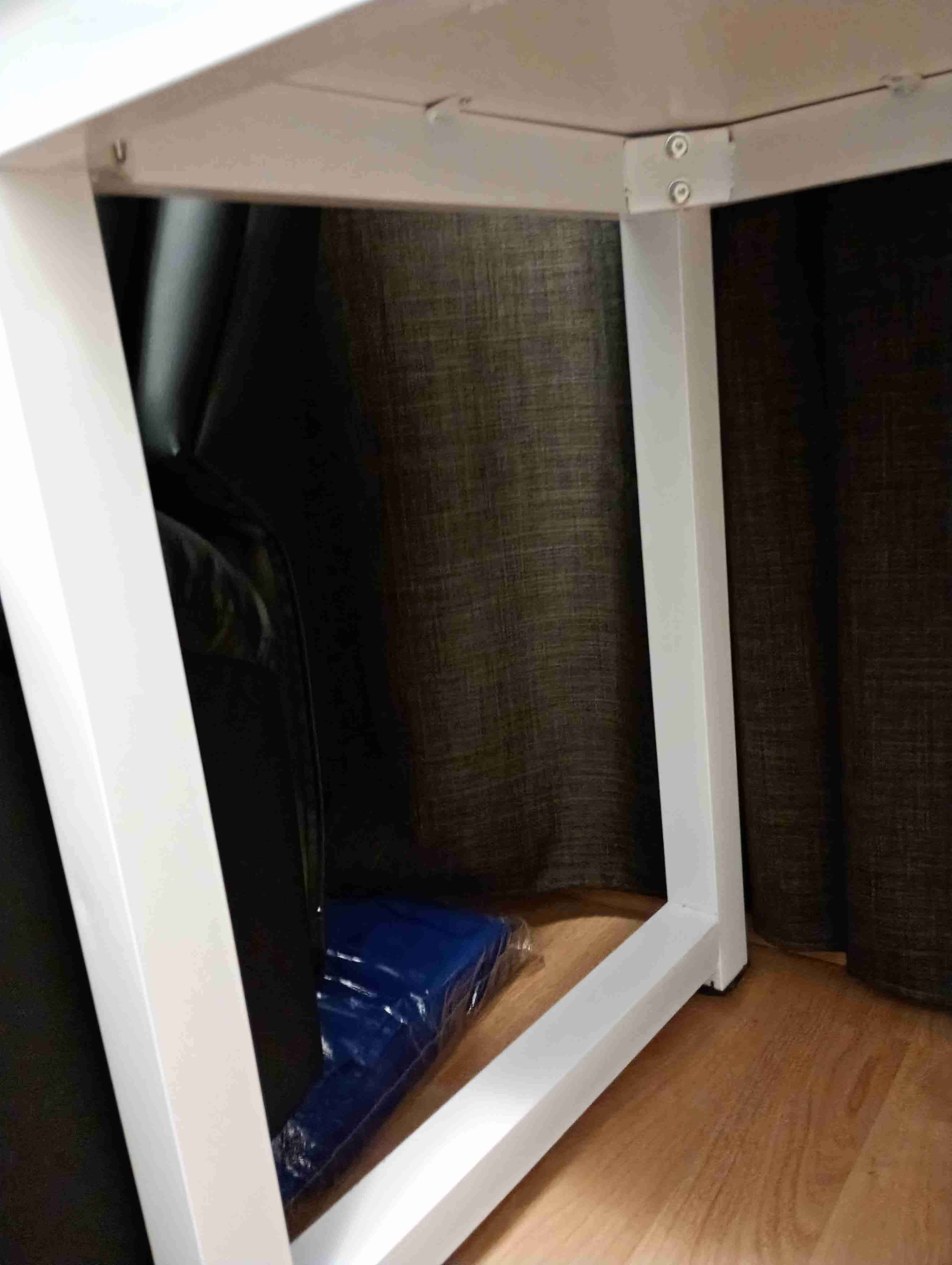 Escritorio blanco - miniatura 3