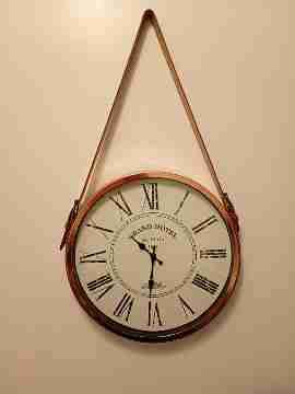 Reloj de pared clásico - miniatura 1