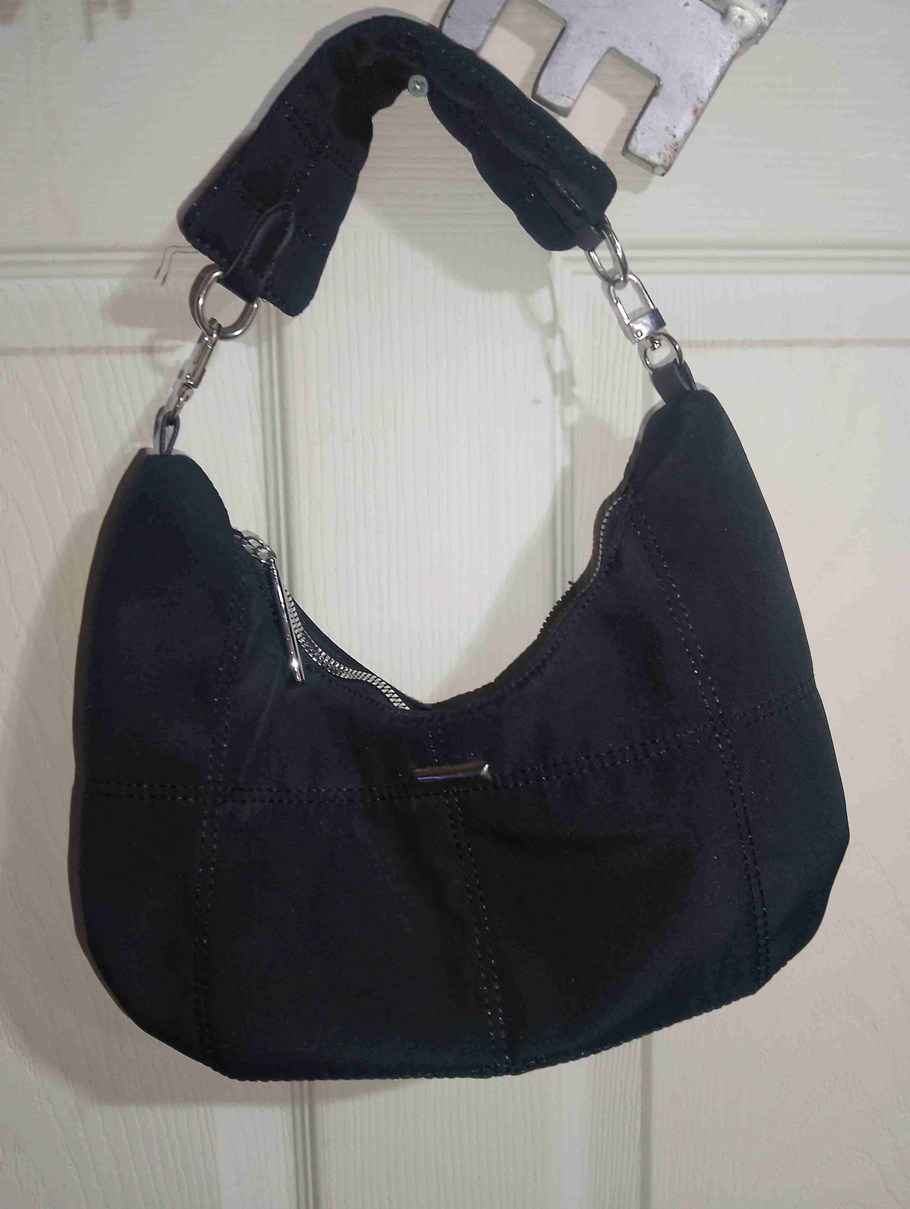 Cartera negra elegante